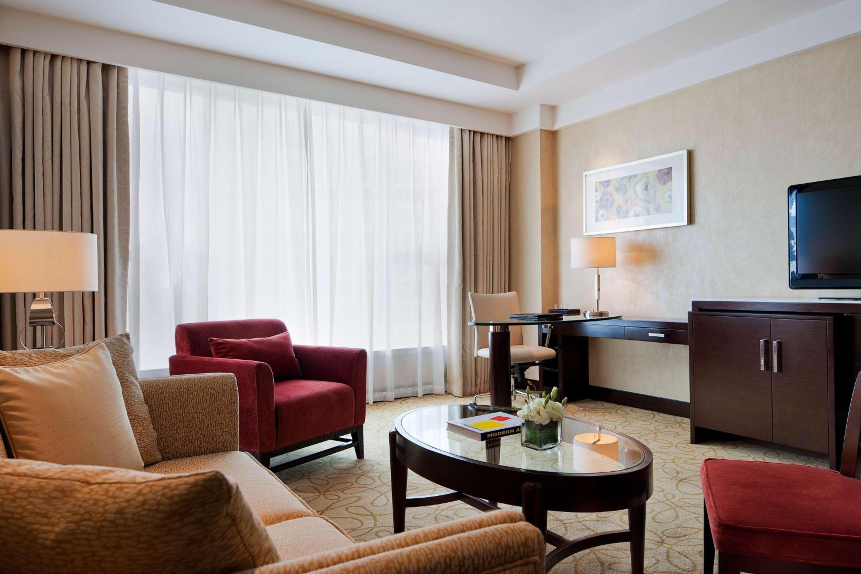 Executive Suite, Club lounge access, 1 Bedroom 2 room Suite photo 3