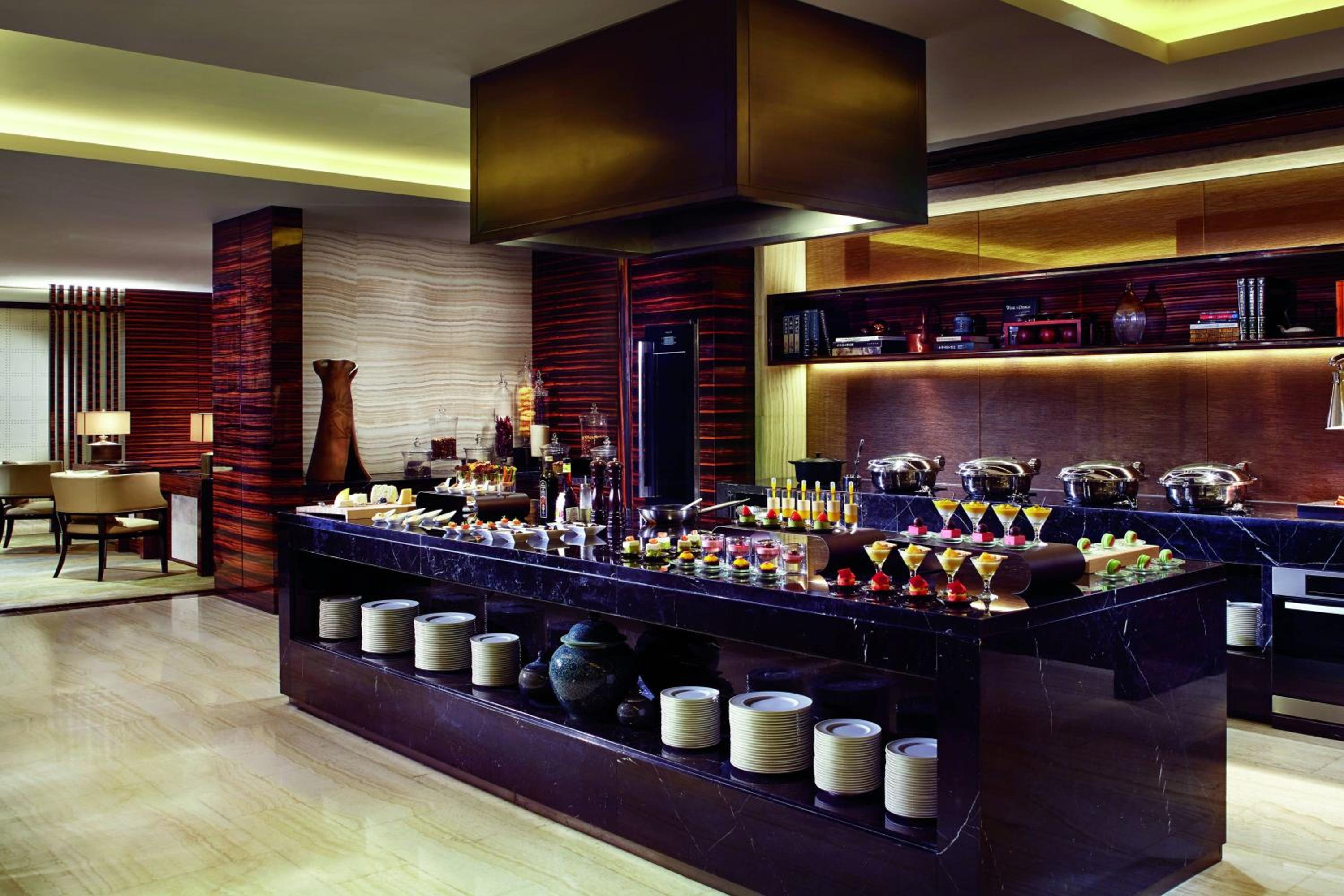 Club King Room