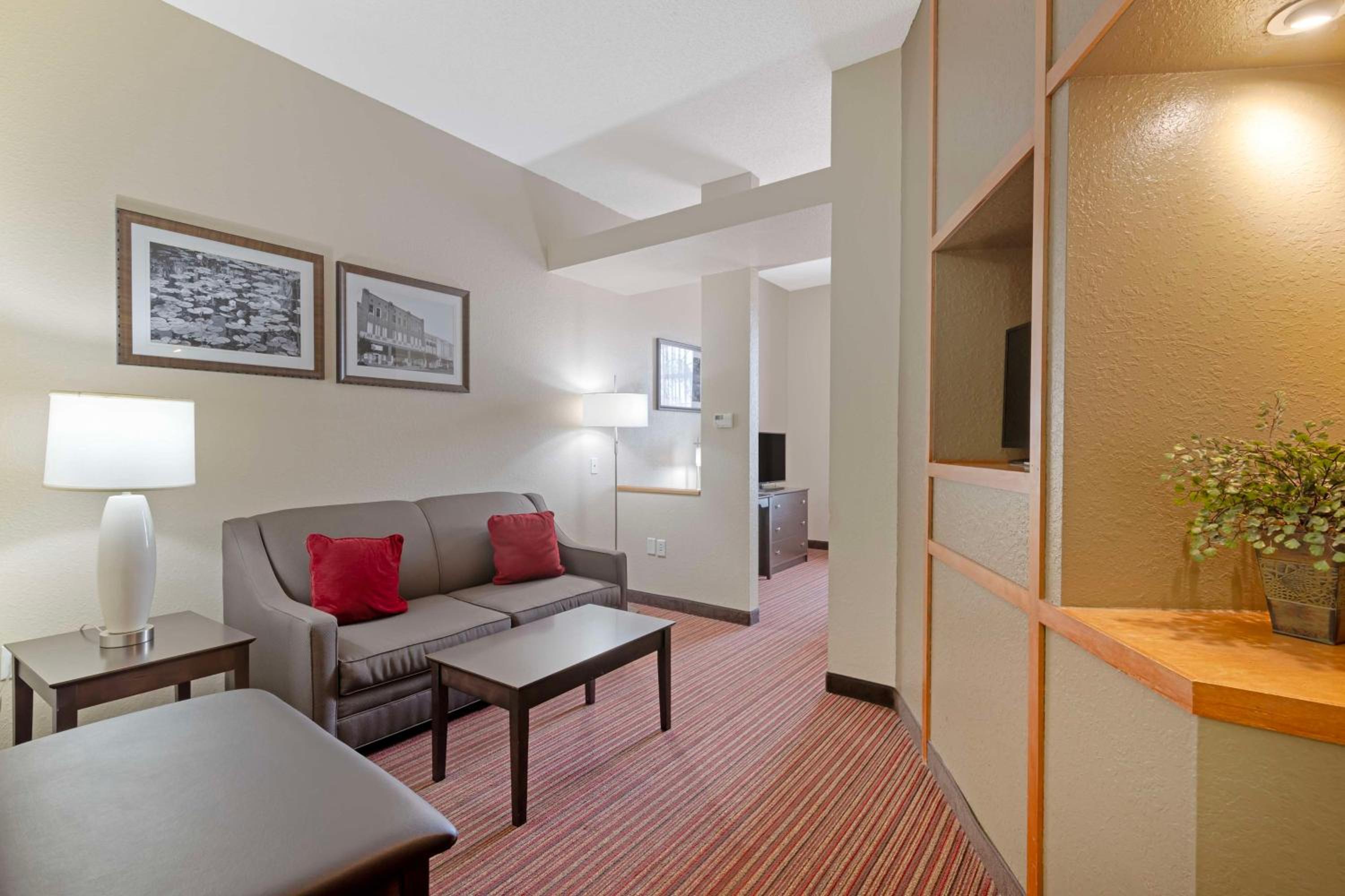 King Suite - Photo 1