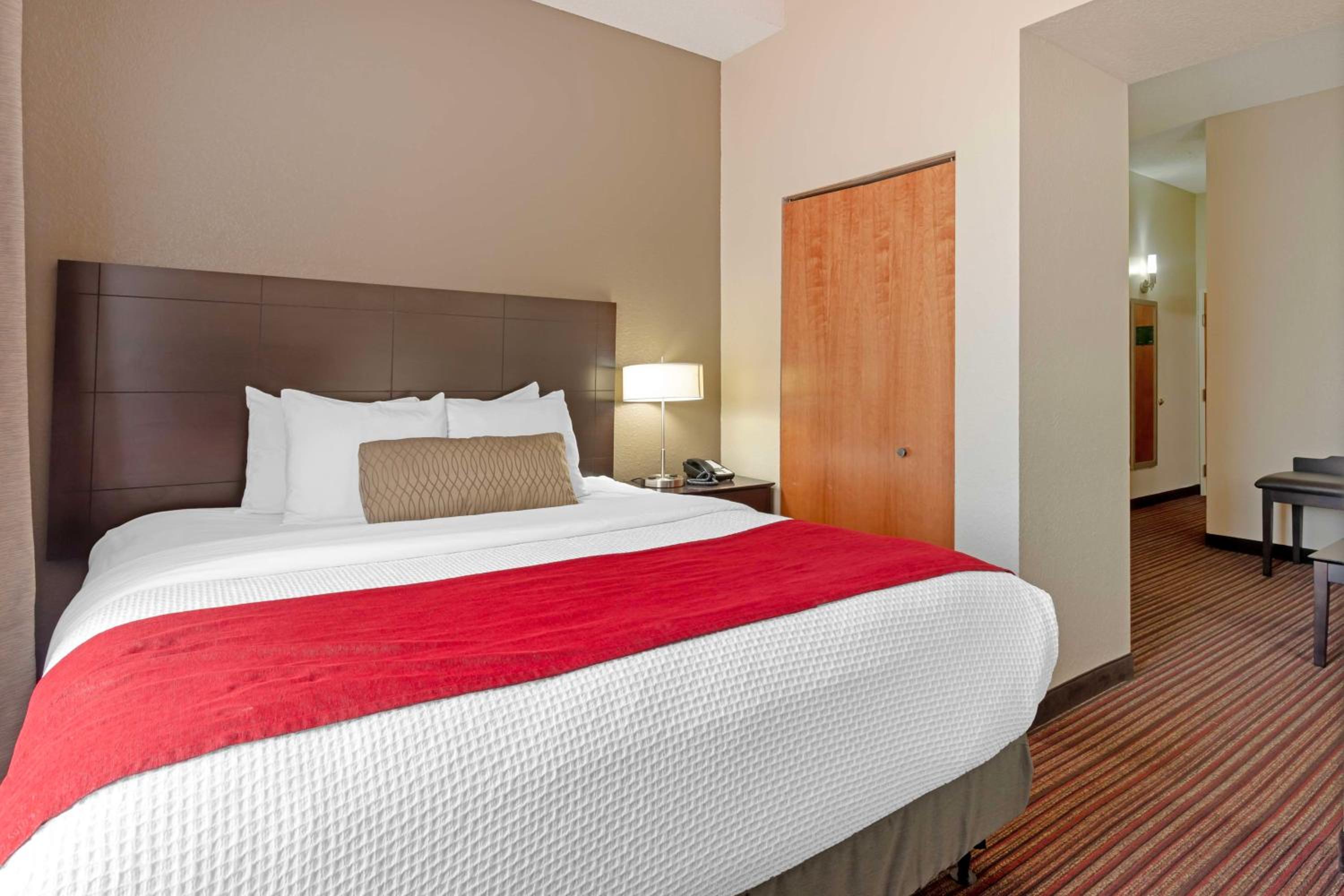 King Suite - Photo 3