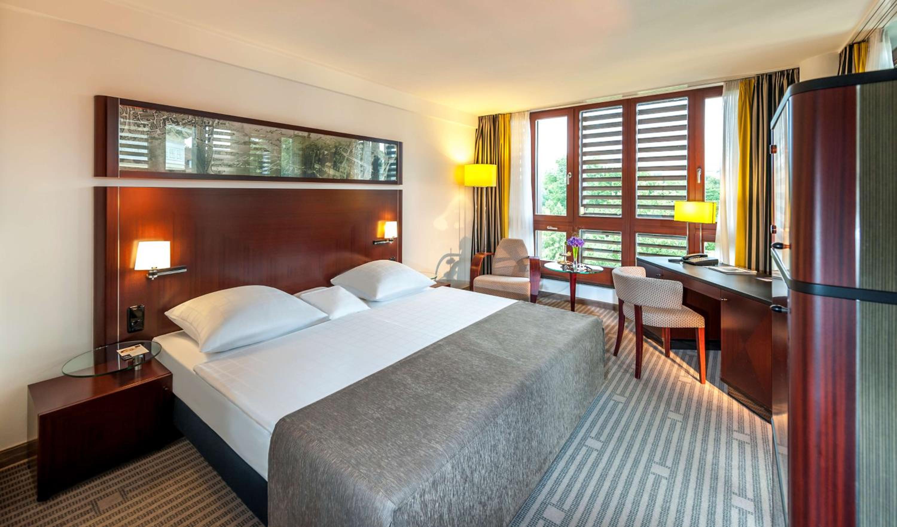Comfort Double Room with Park View - Photo 1