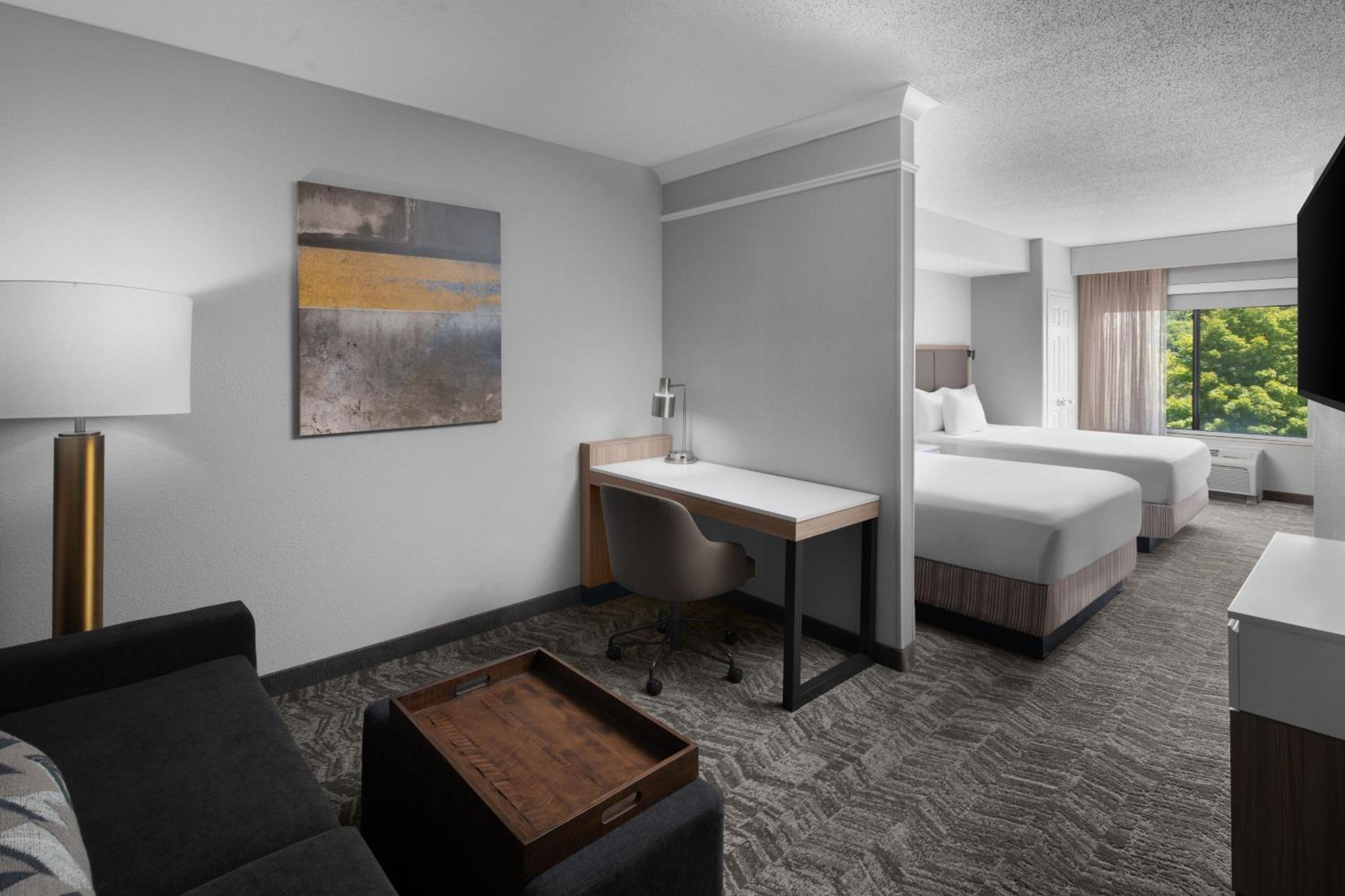 Queen Suite with Sofa Bed - Photo 1