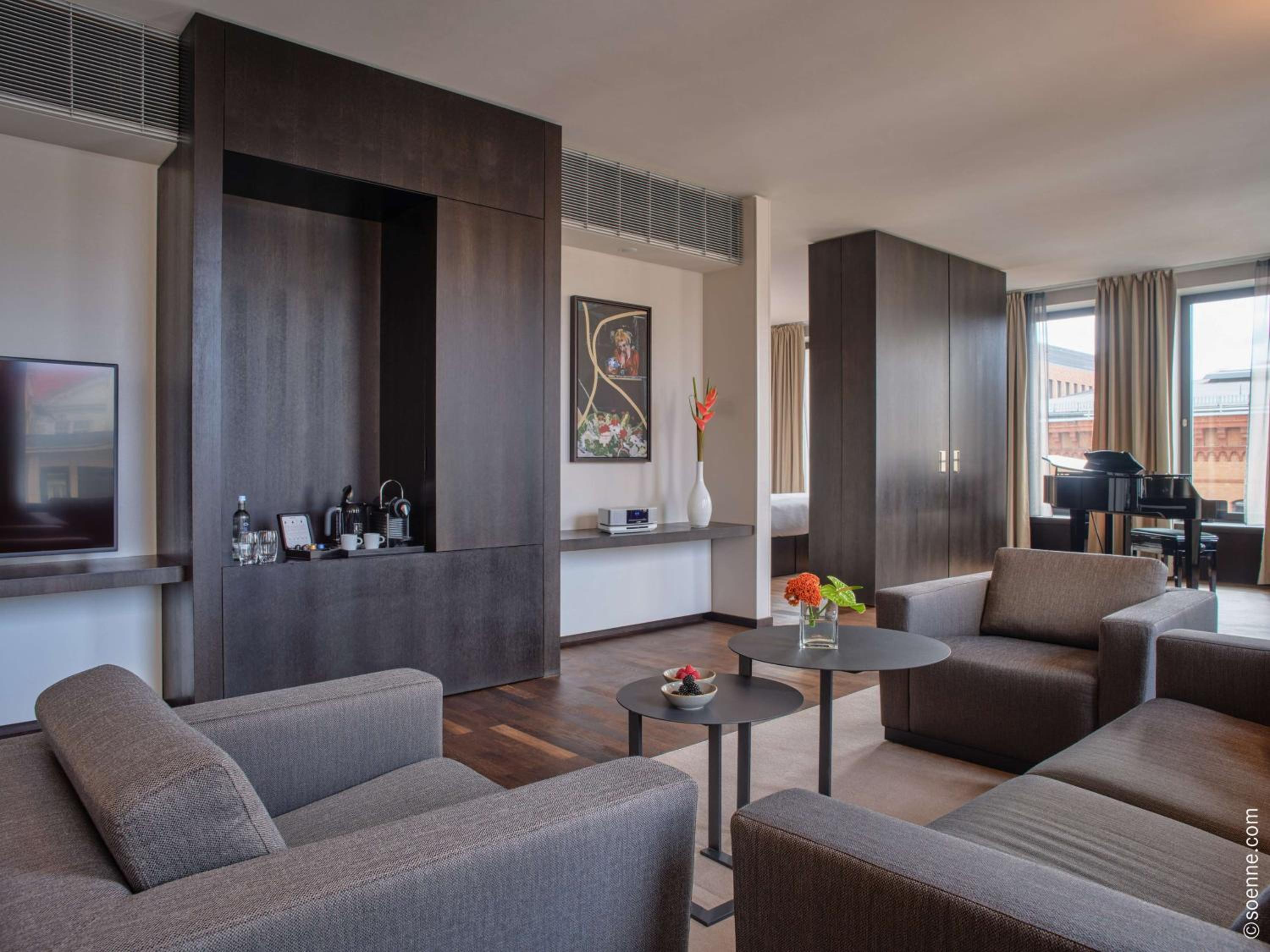 Comfort Suite with Kingsize Bed - Photo 1