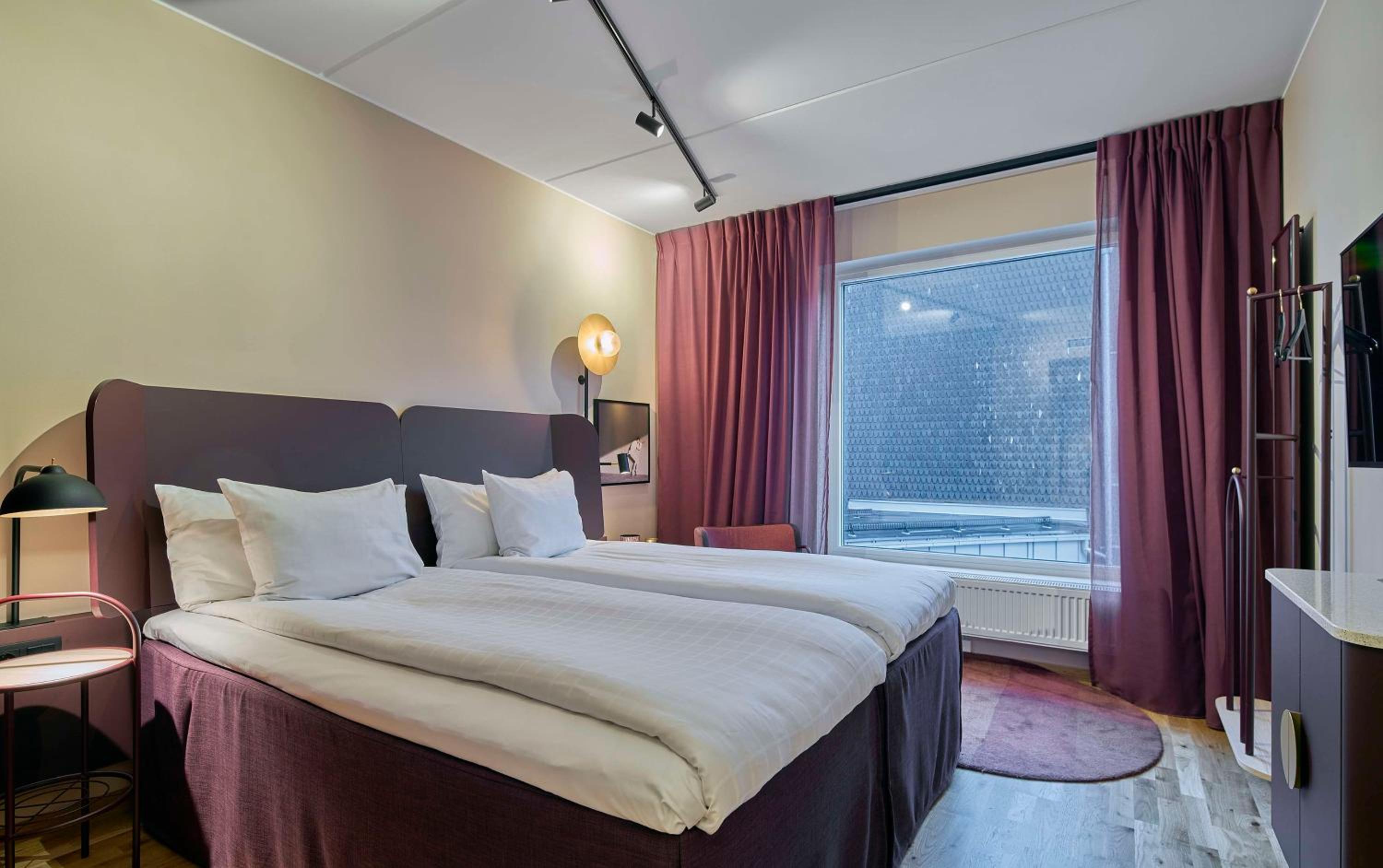 Standard Twin Room - Photo 1