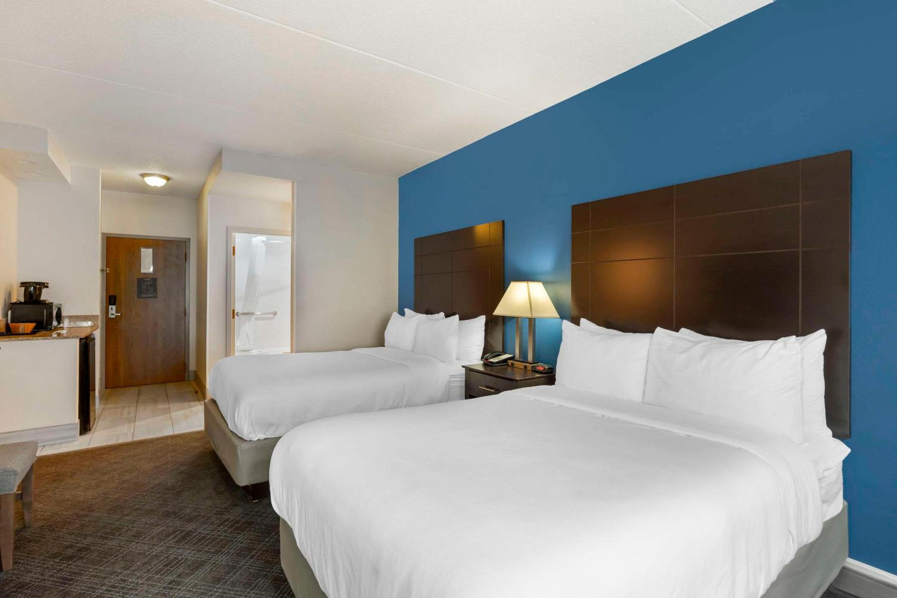 Double Room with Two Double Beds - Non Smoking - Photo 3