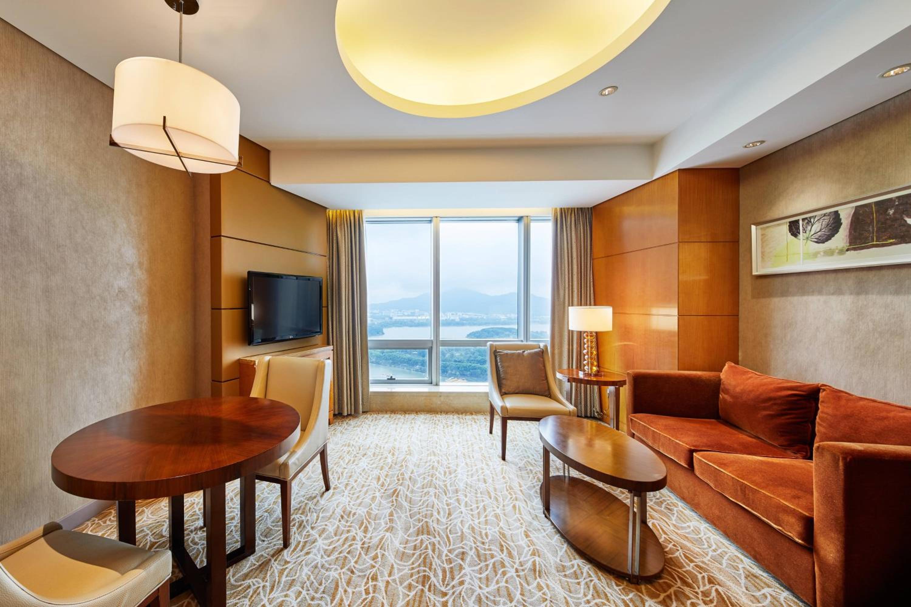 Executive Suite, 1 King, Lake view photo 1
