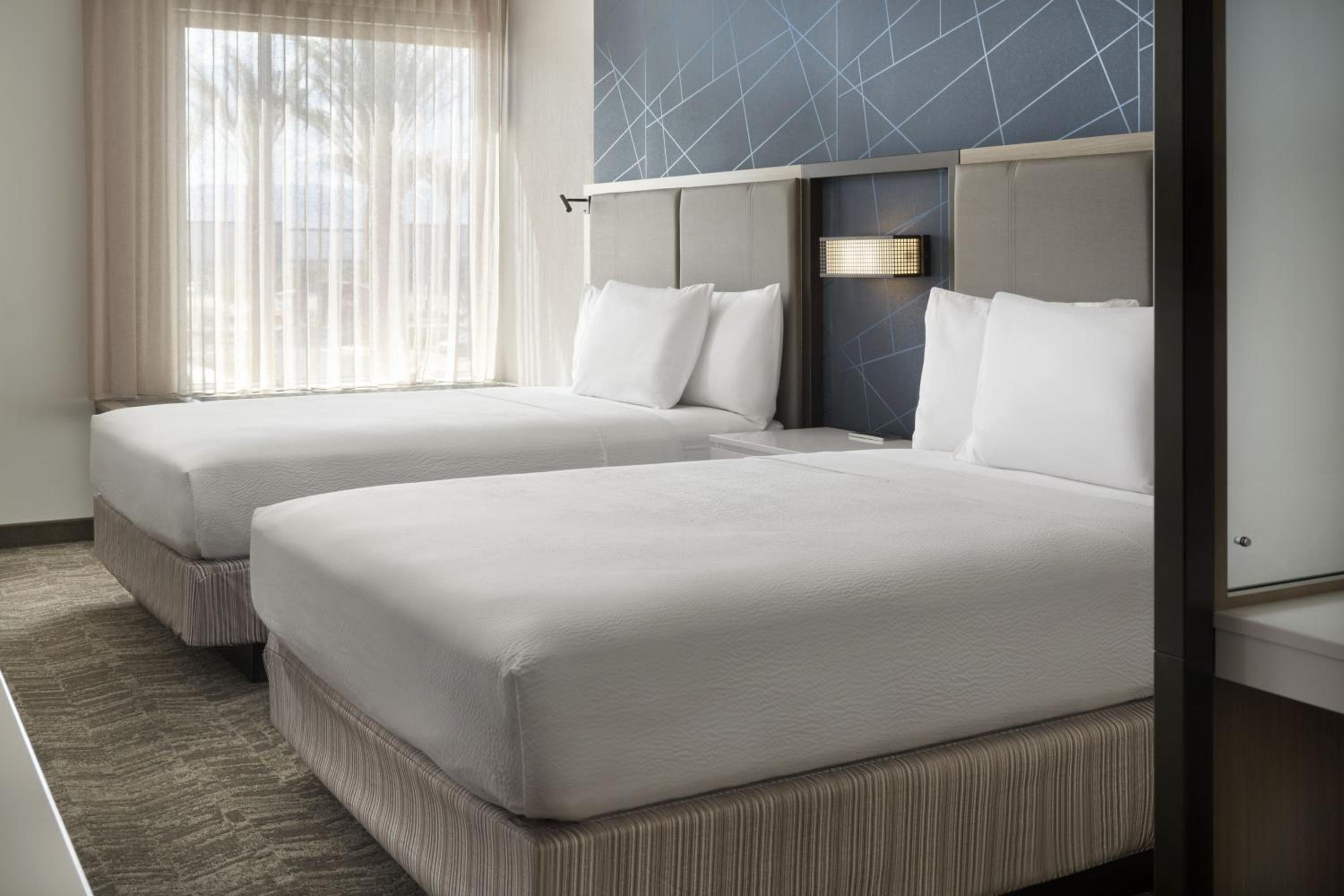 Suite with Two Queen Beds and Trundle Bed - Hearing Accessible - Photo 2