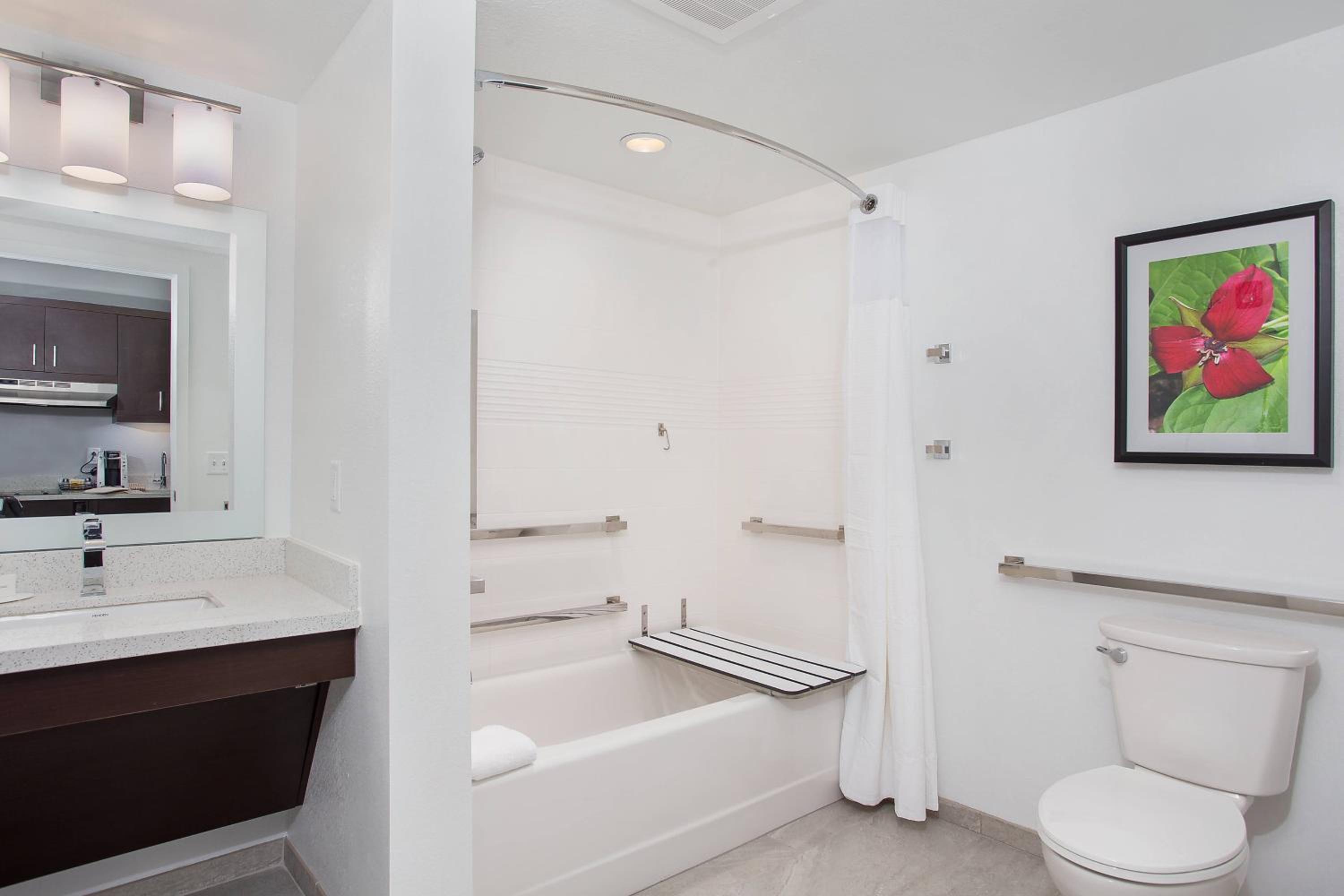 Queen Studio Suite with Sofa Bed - Hearing Accessible photo 3