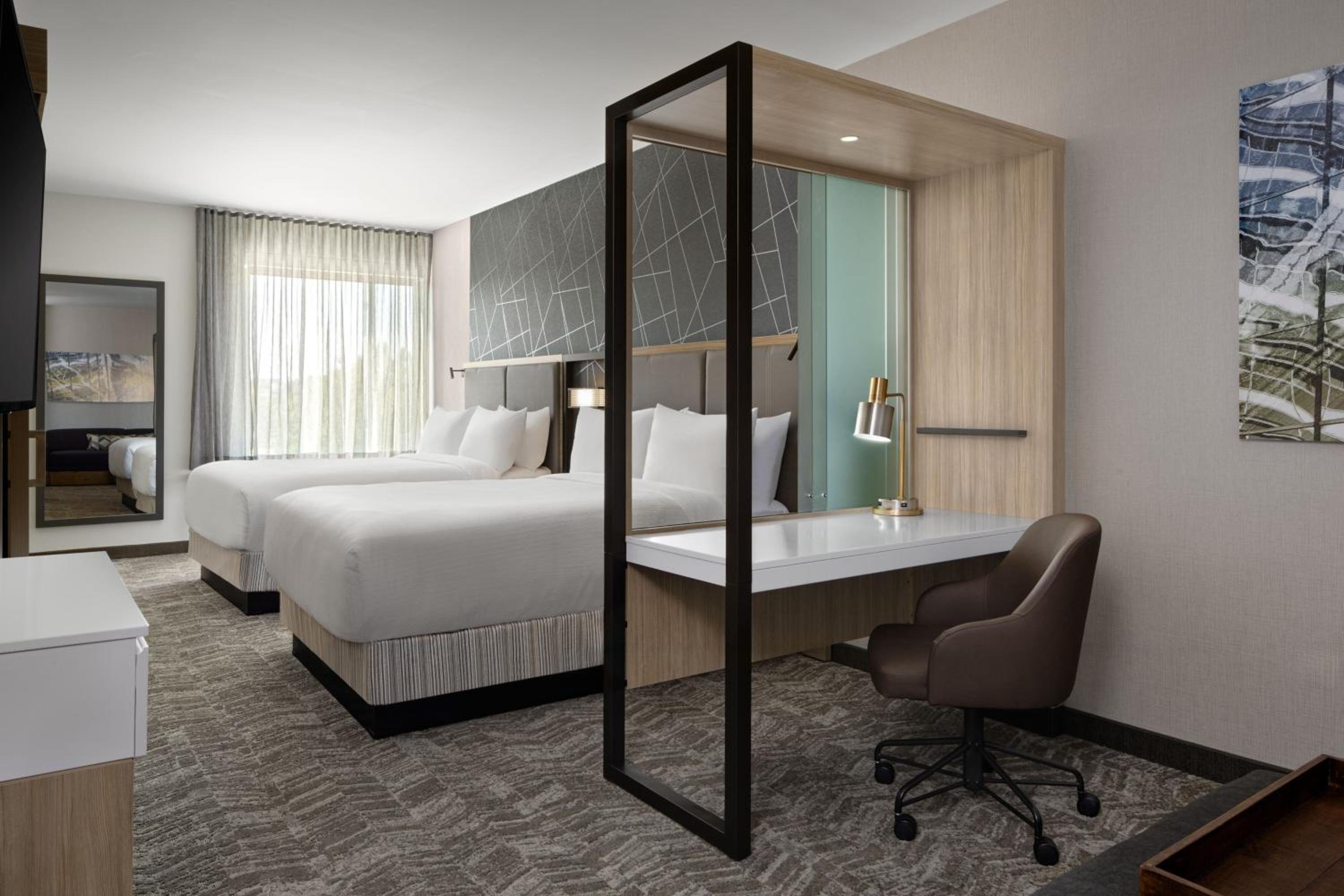 Suite with Two Queen Beds and Trundle Bed - Photo 1