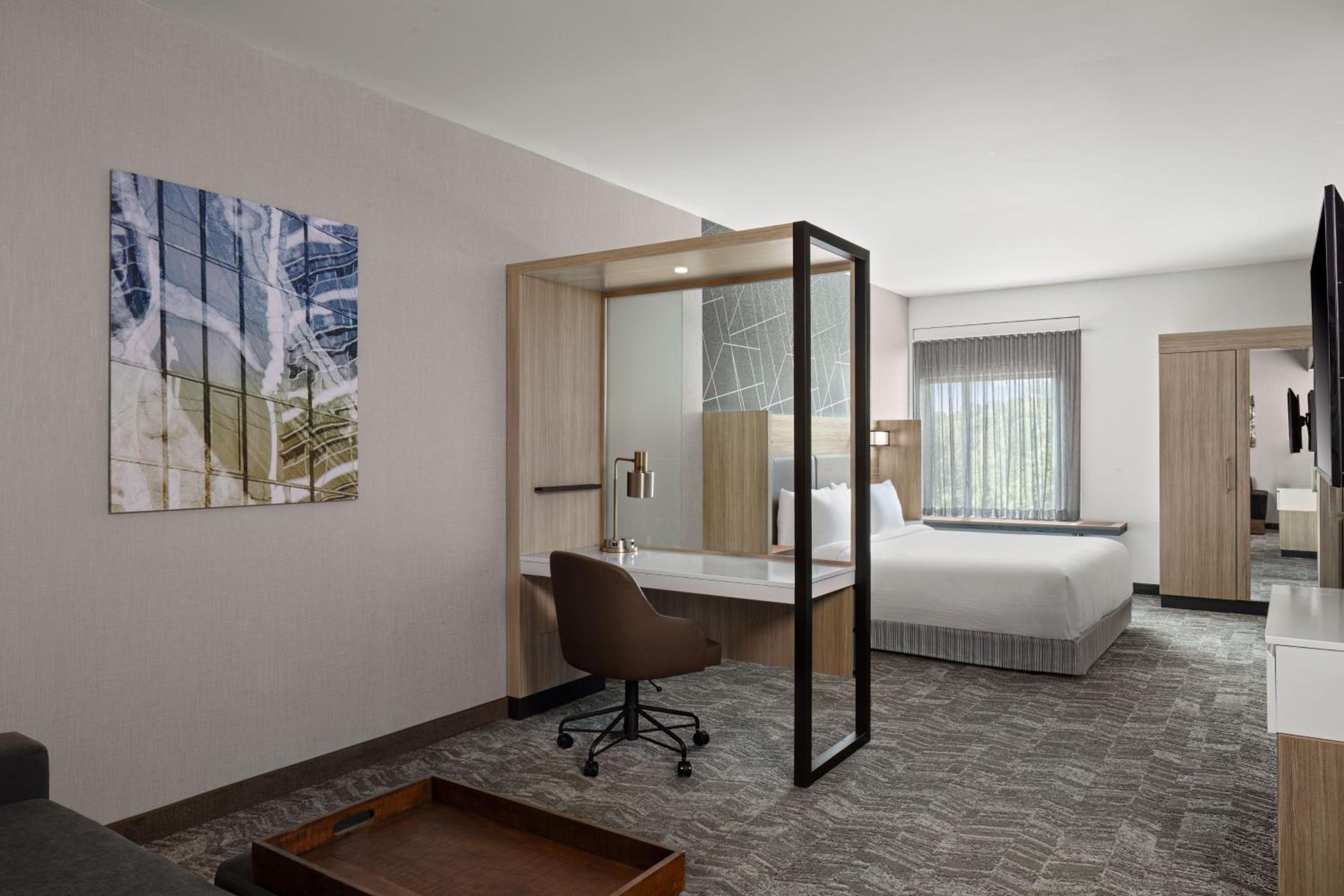 King Suite with Trundle Bed - Photo 3