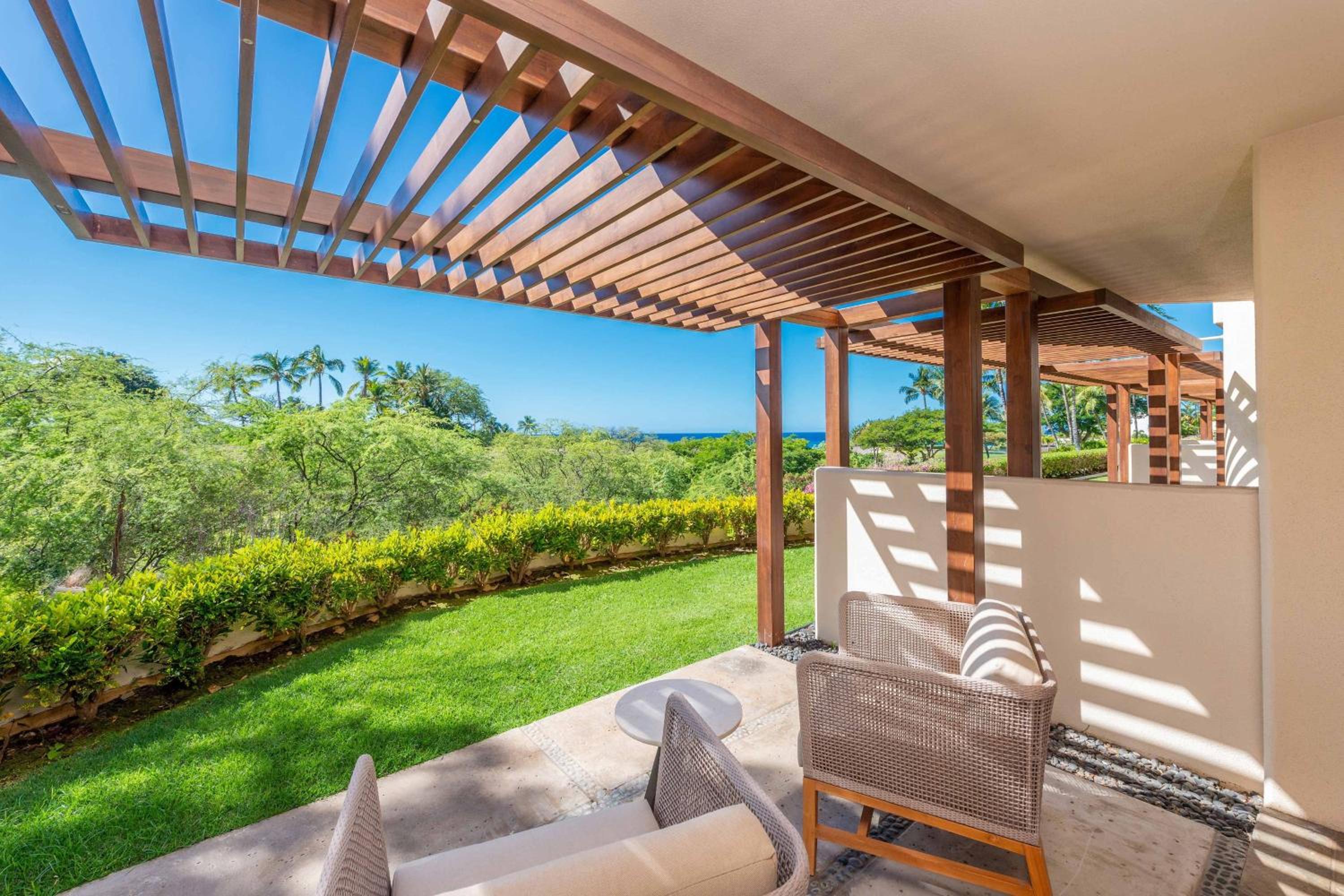 Lanai Suite, 1 Bedroom Larger Suite, 1 King, Ground floor
