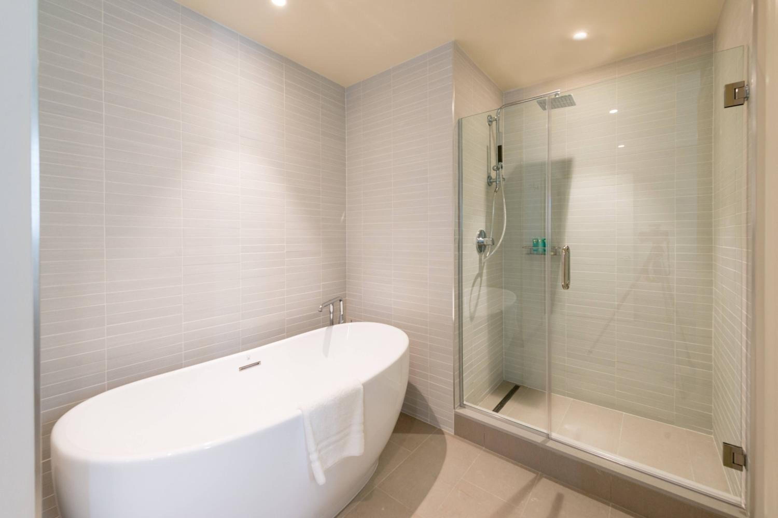 Premier Ocean Suite, 1 Bedroom Suite, 1 King, Ocean view