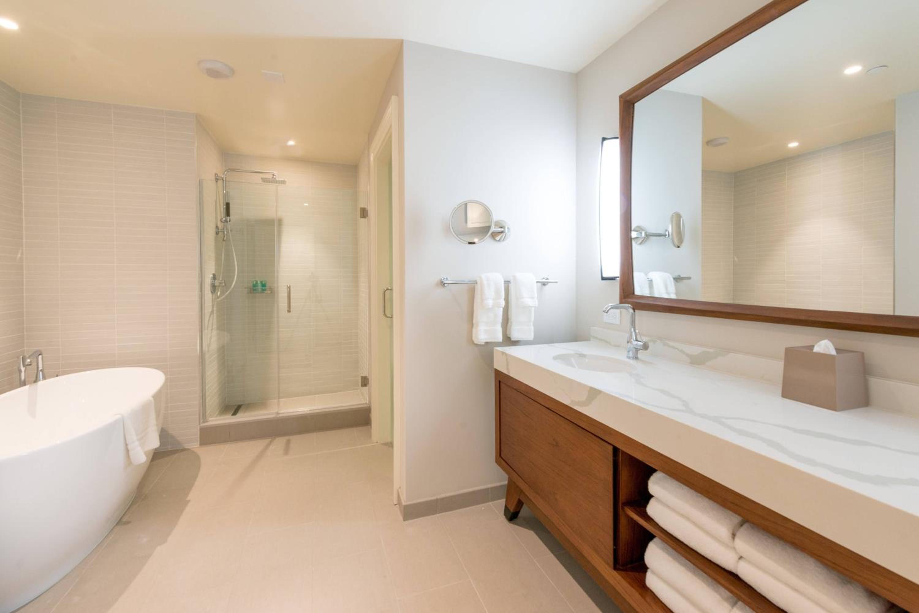 Premier Ocean Suite, 1 Bedroom Suite, 1 King, Ocean view