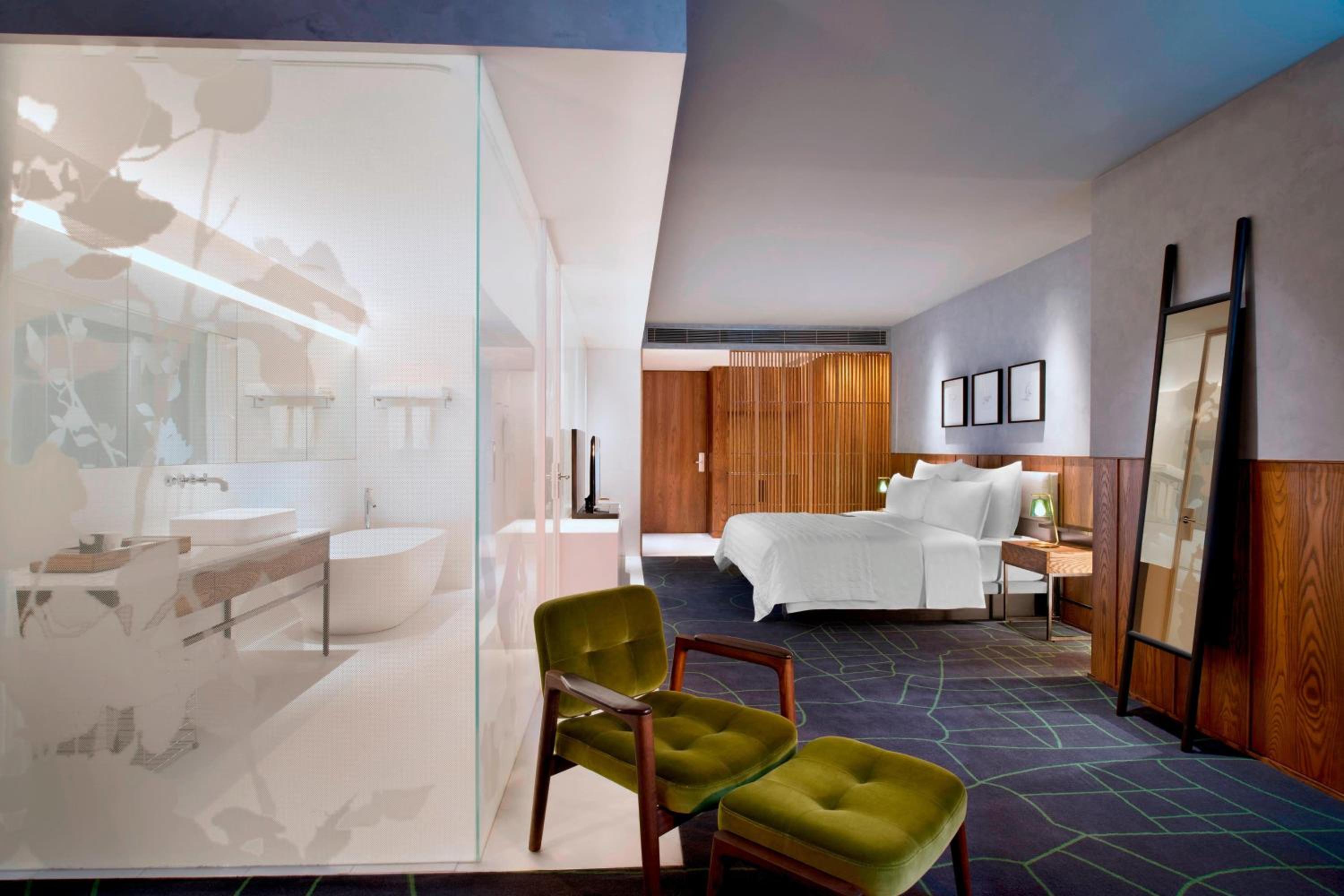 Classic King Room with City View