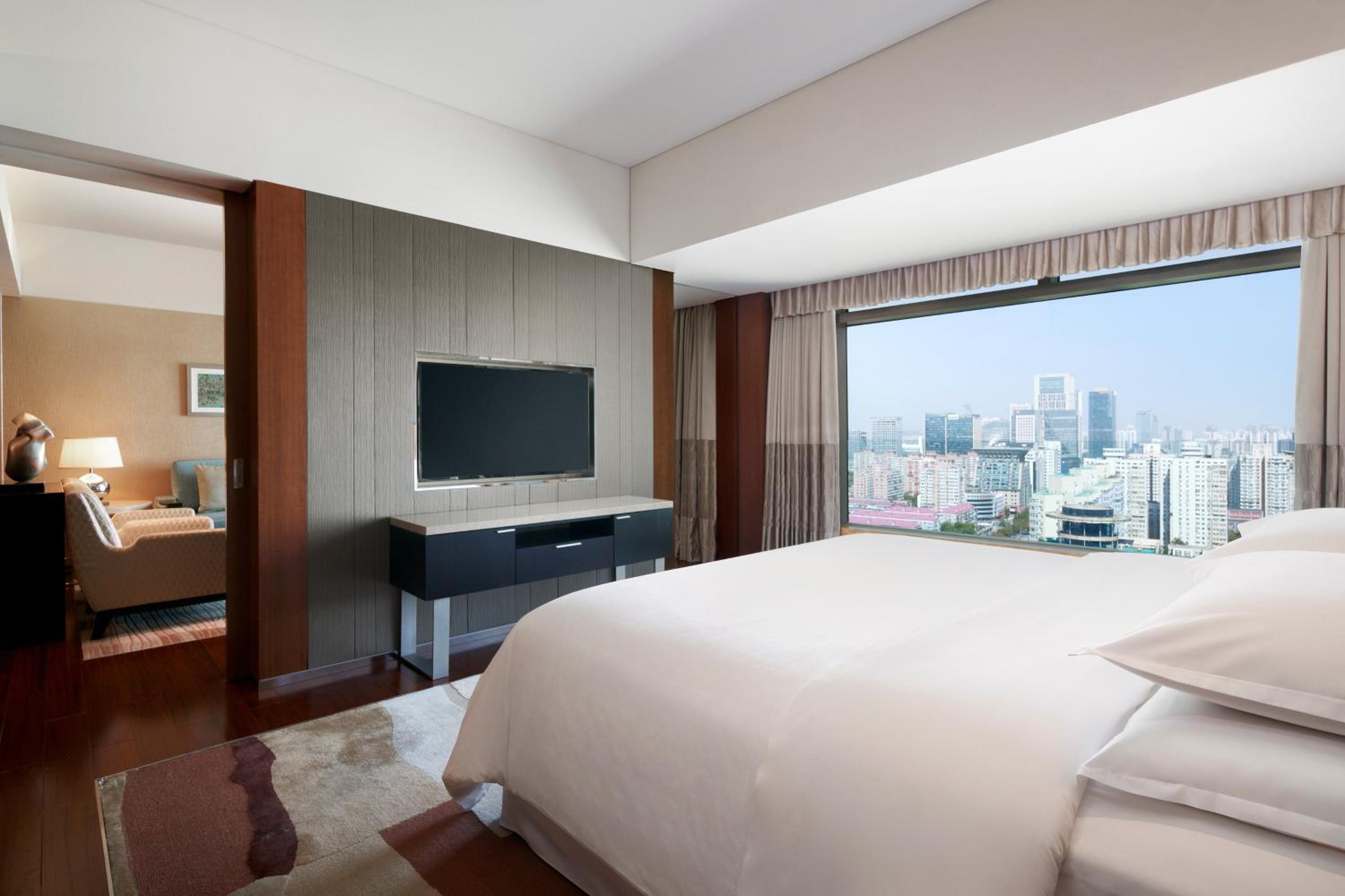 Executive Suite, Club lounge access, 1 King, City view photo 1