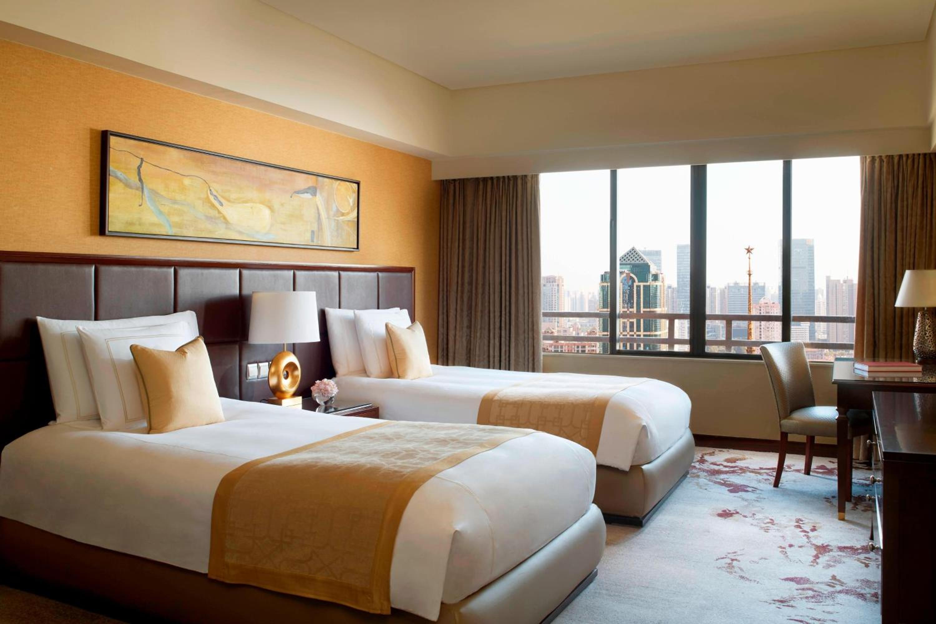Premier Twin Suite photo 3