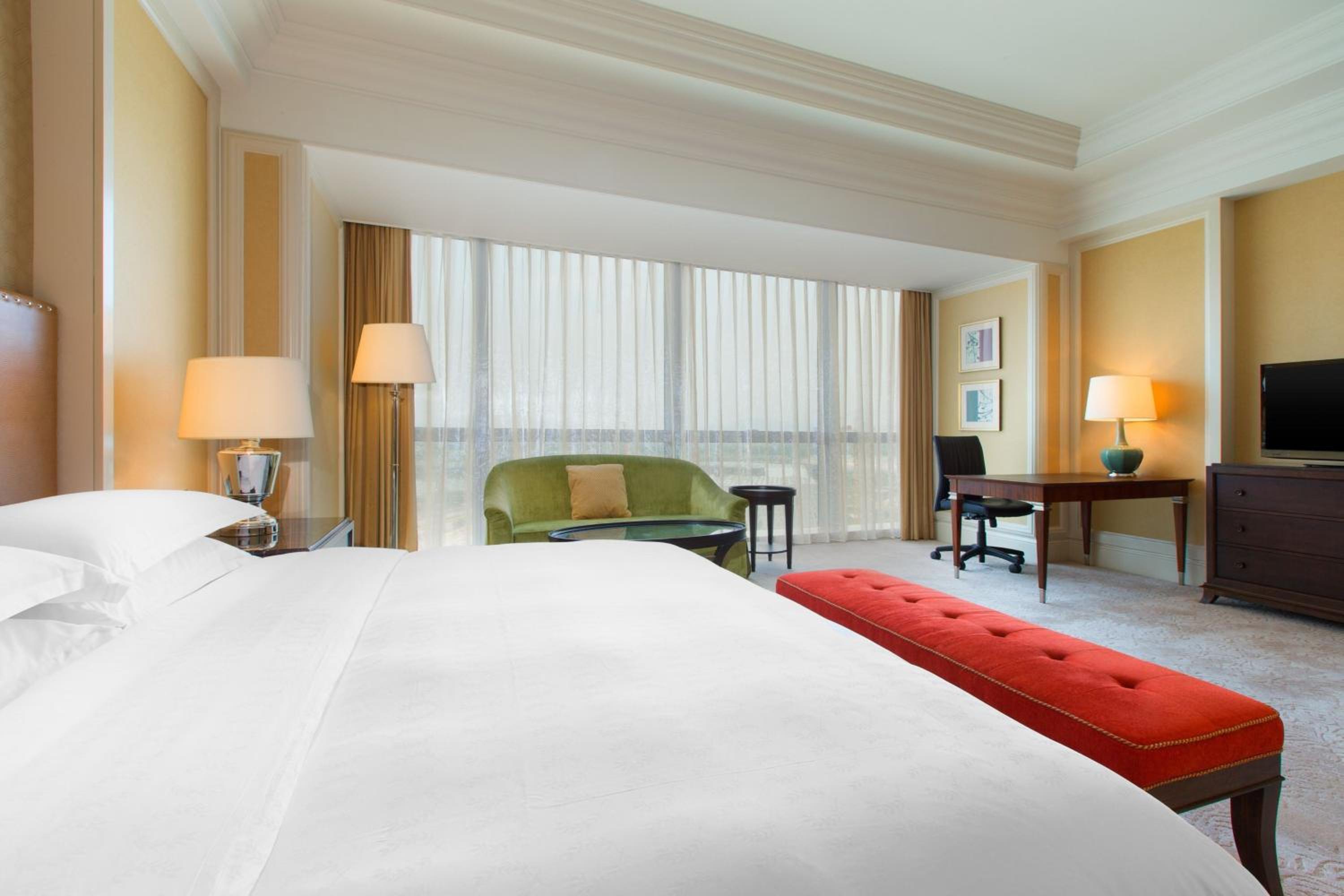 Premier King Room - Photo 3