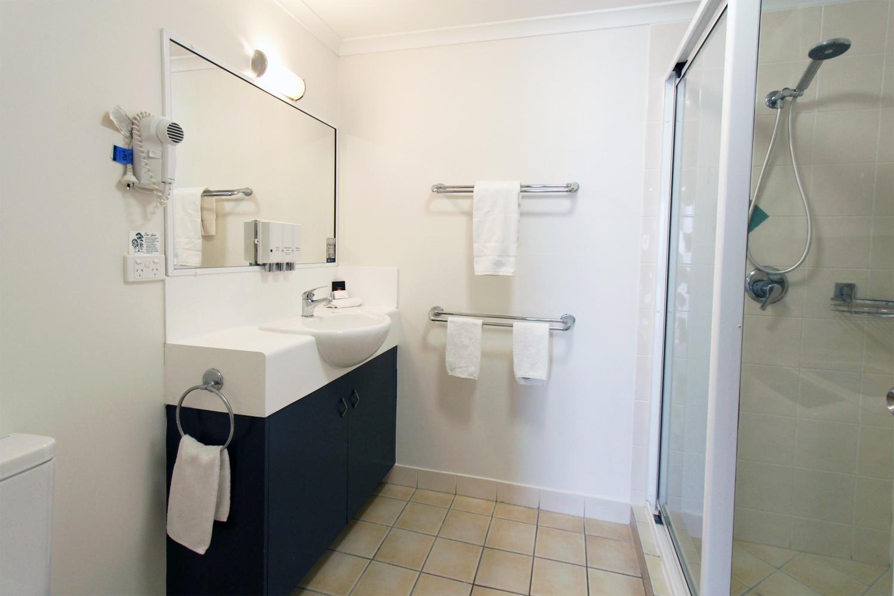 One-Bedroom Apartment - Photo 11