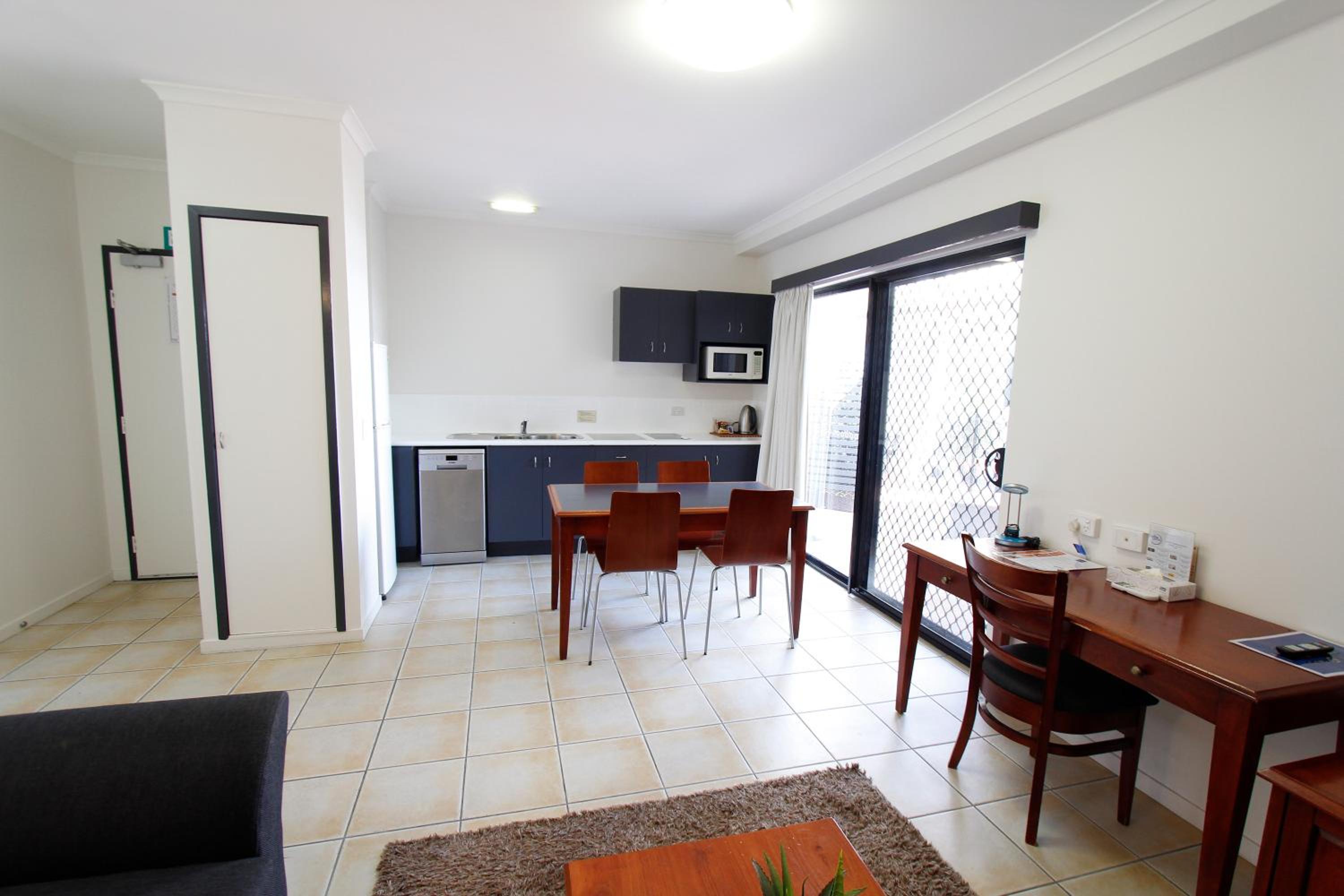 One-Bedroom Apartment - Photo 3