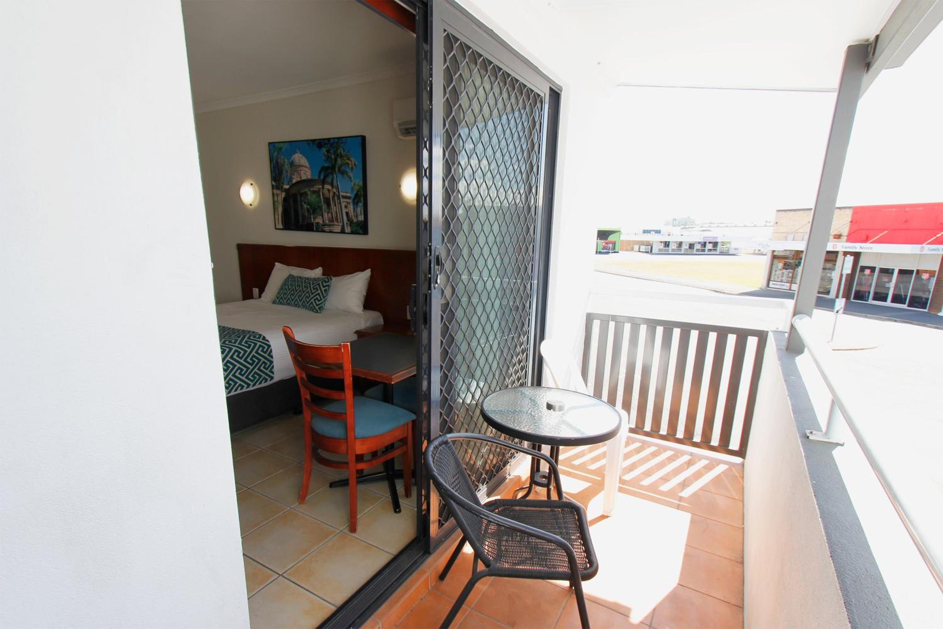Executive Room - Photo 6