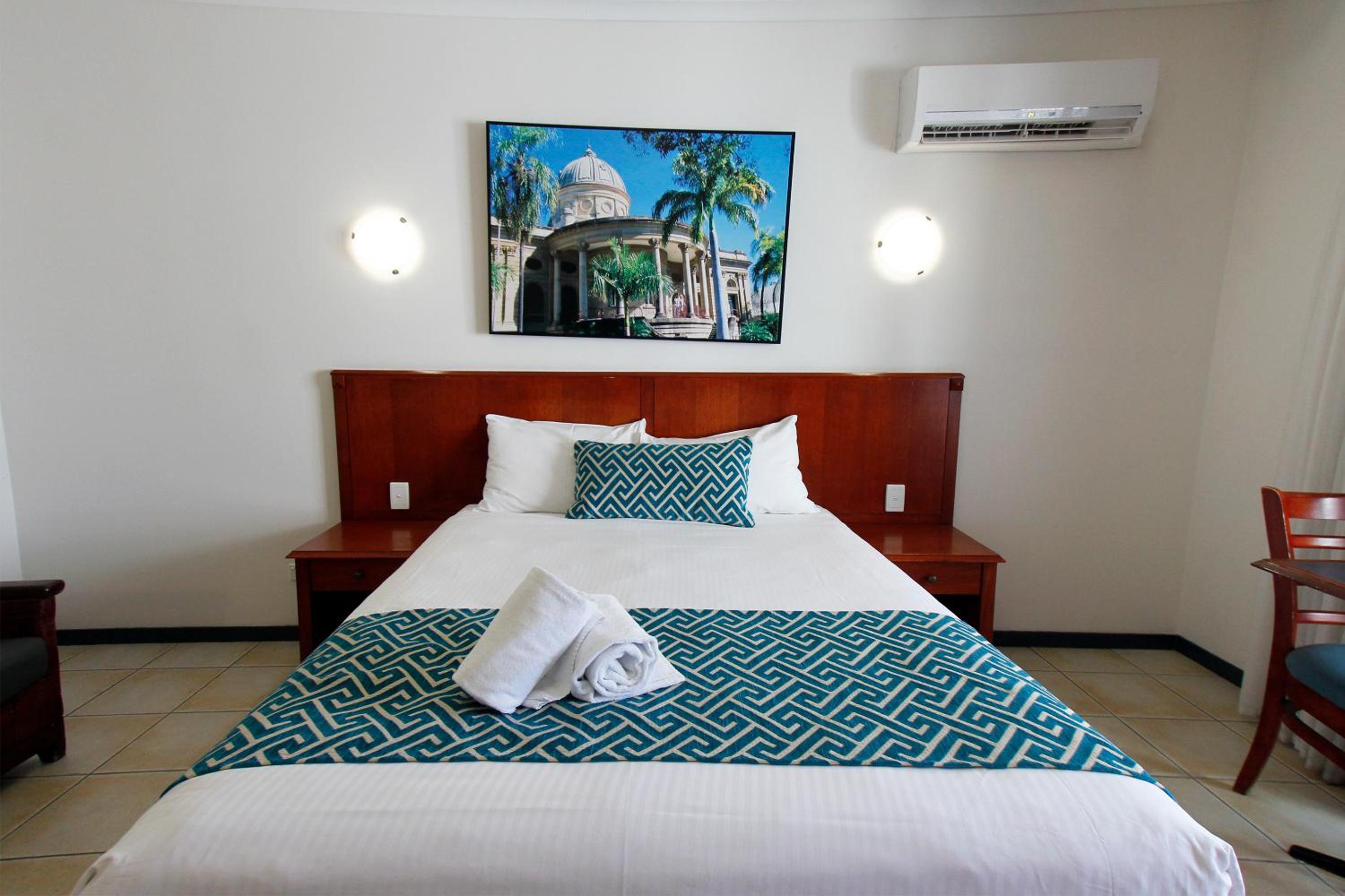 Executive Room - Photo 8
