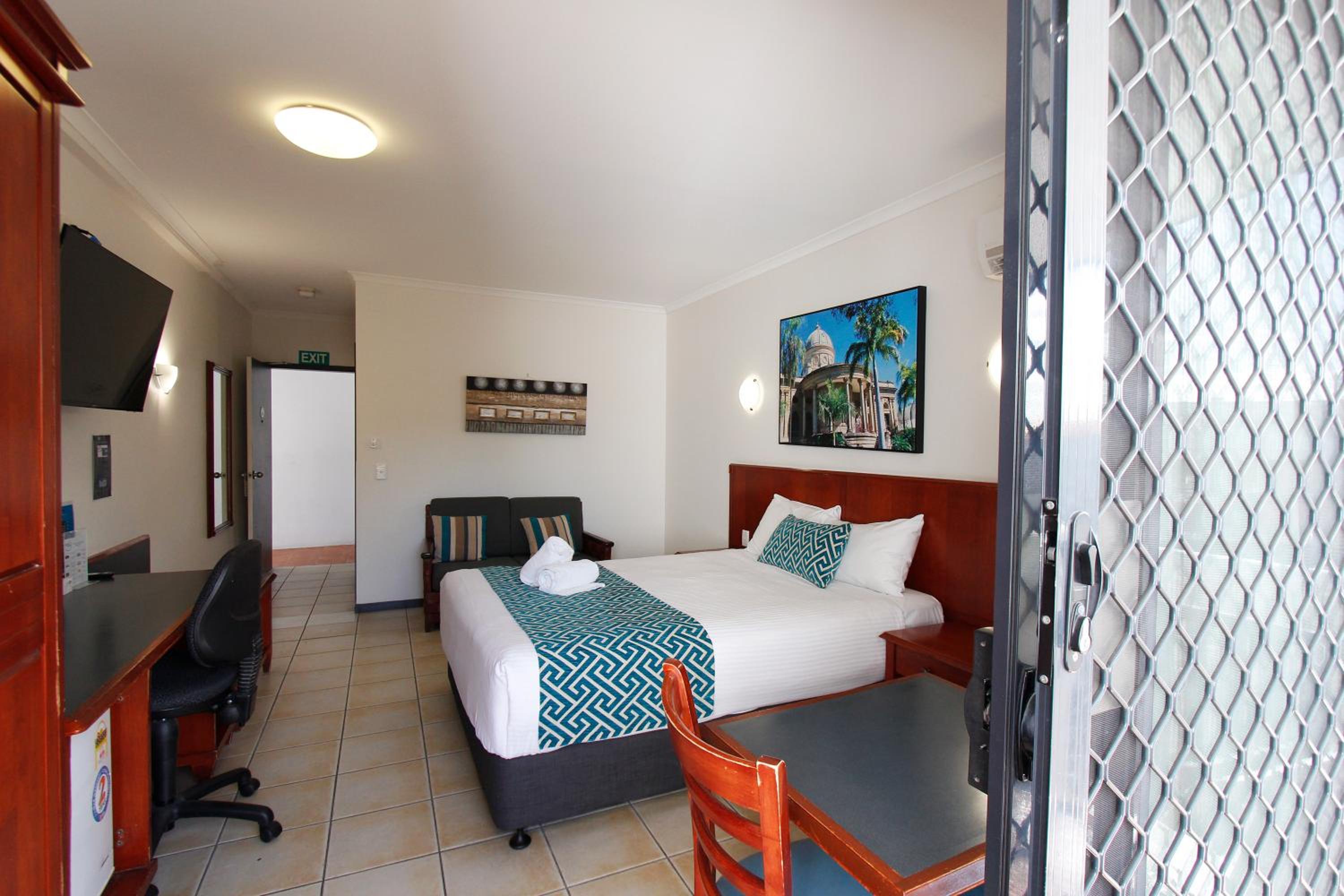 Executive Room - Photo 7