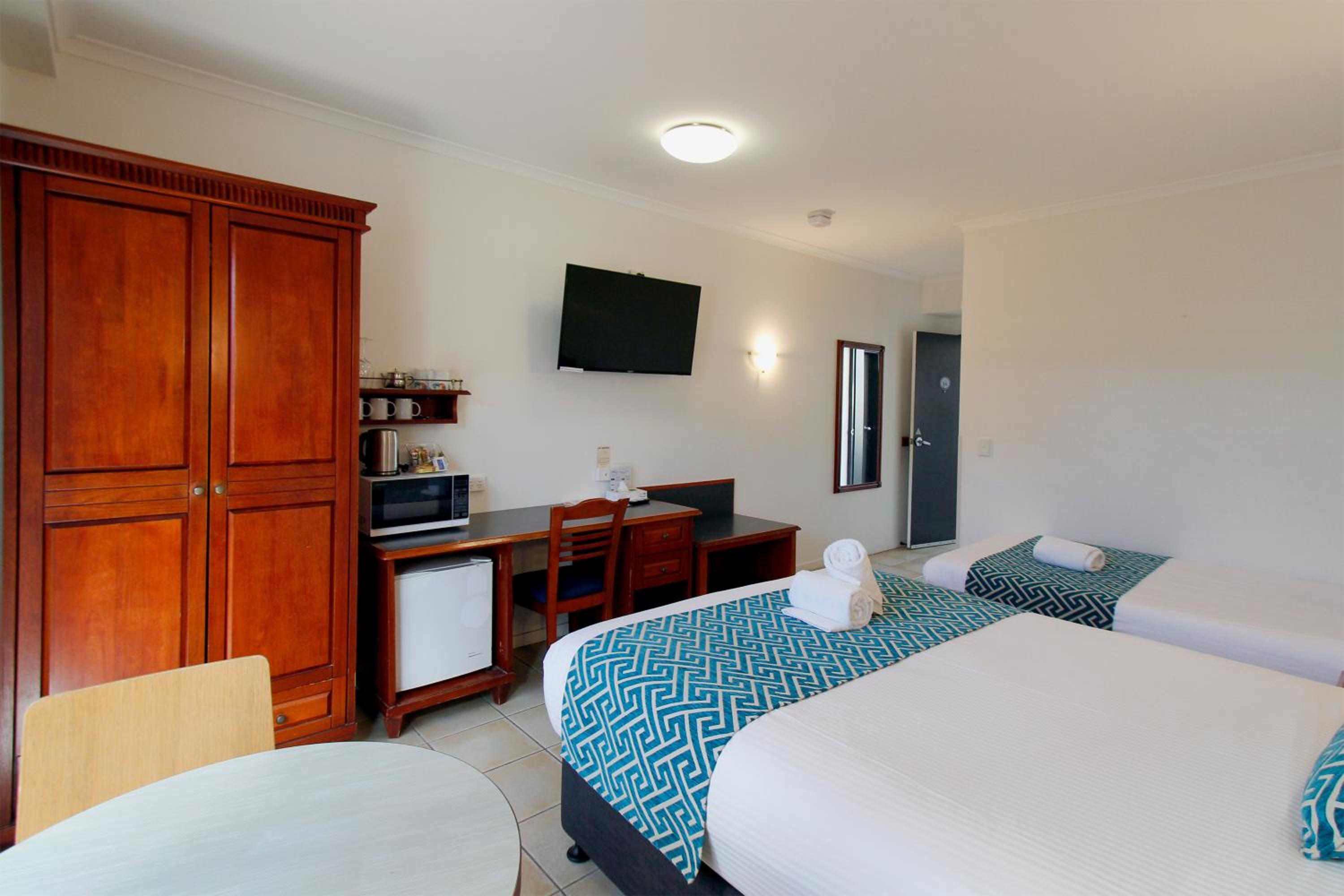 Executive Twin Room - Photo 4
