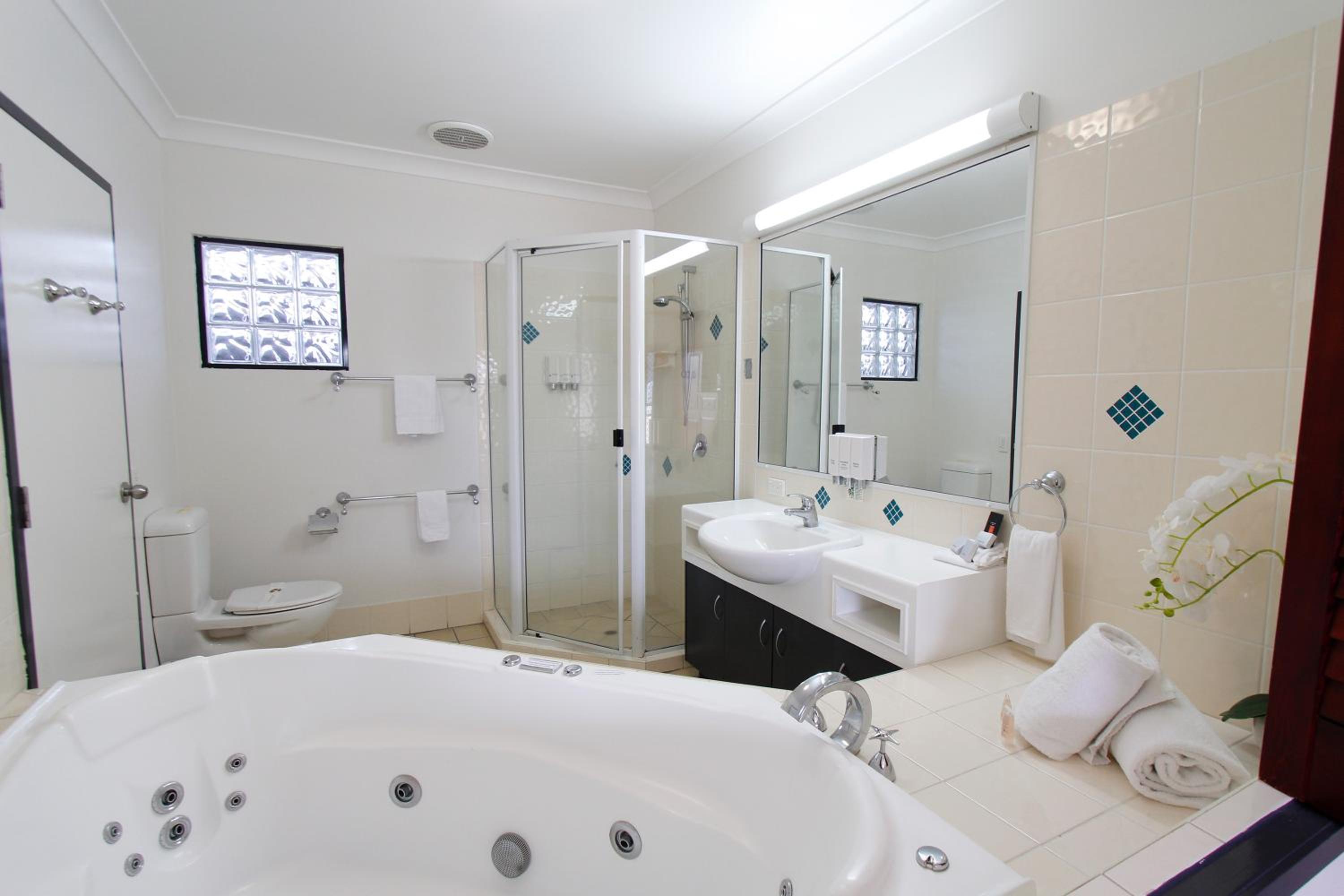 Deluxe Queen Room - Photo 3