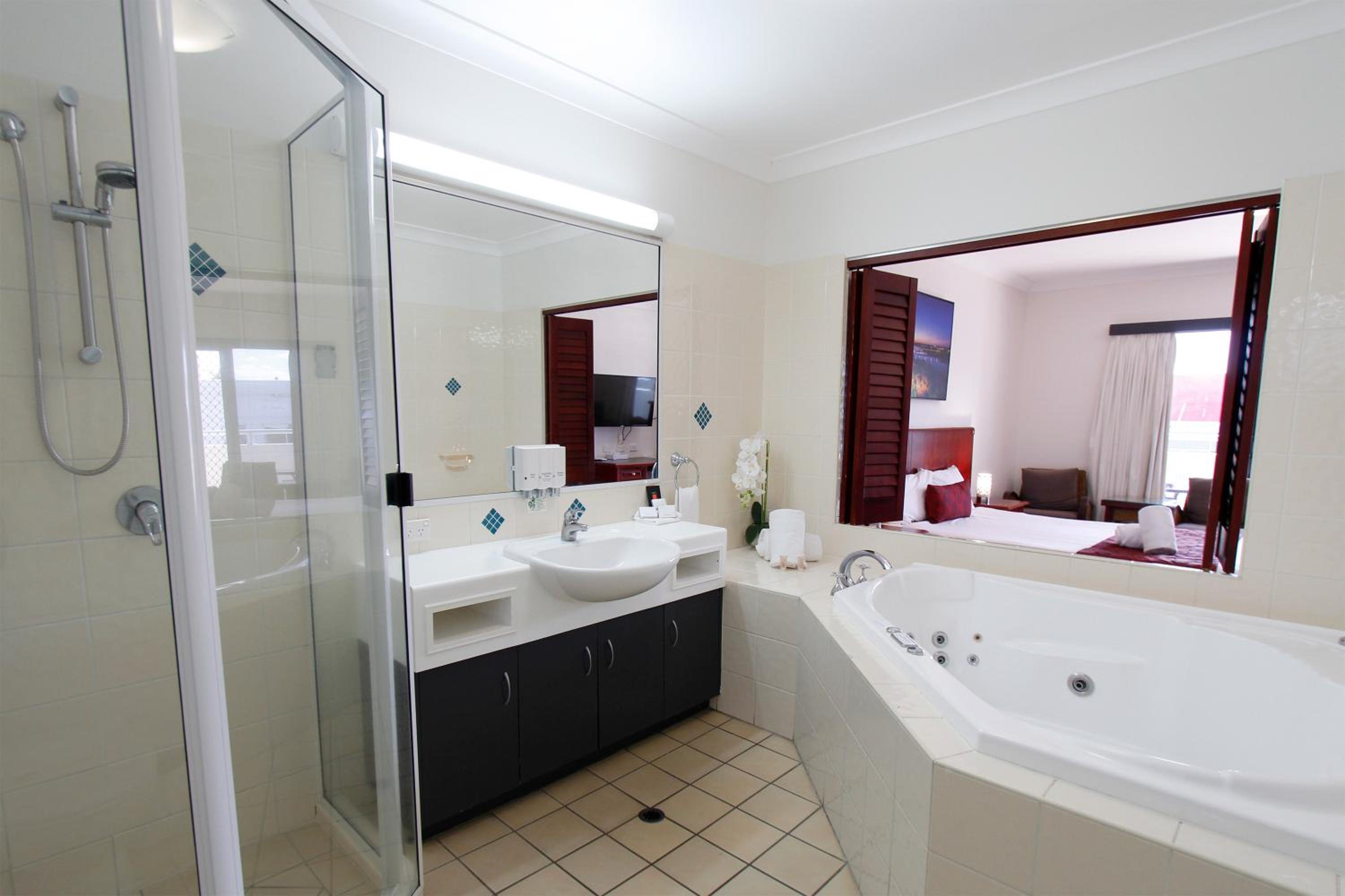 Deluxe Queen Room - Photo 2