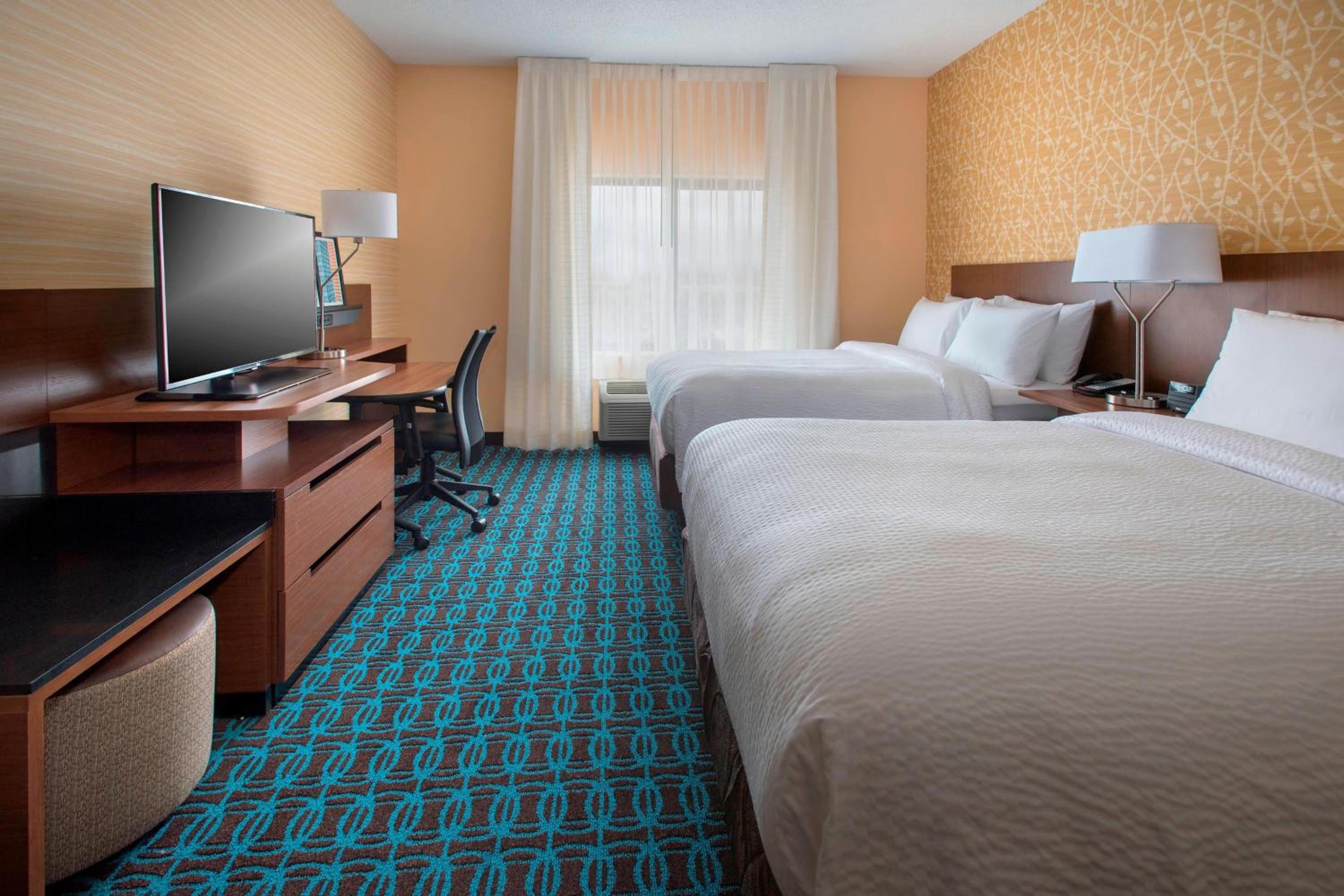 Queen Room with Two Queen Beds and Adapted Tub - Mobility and Hearing Accessible