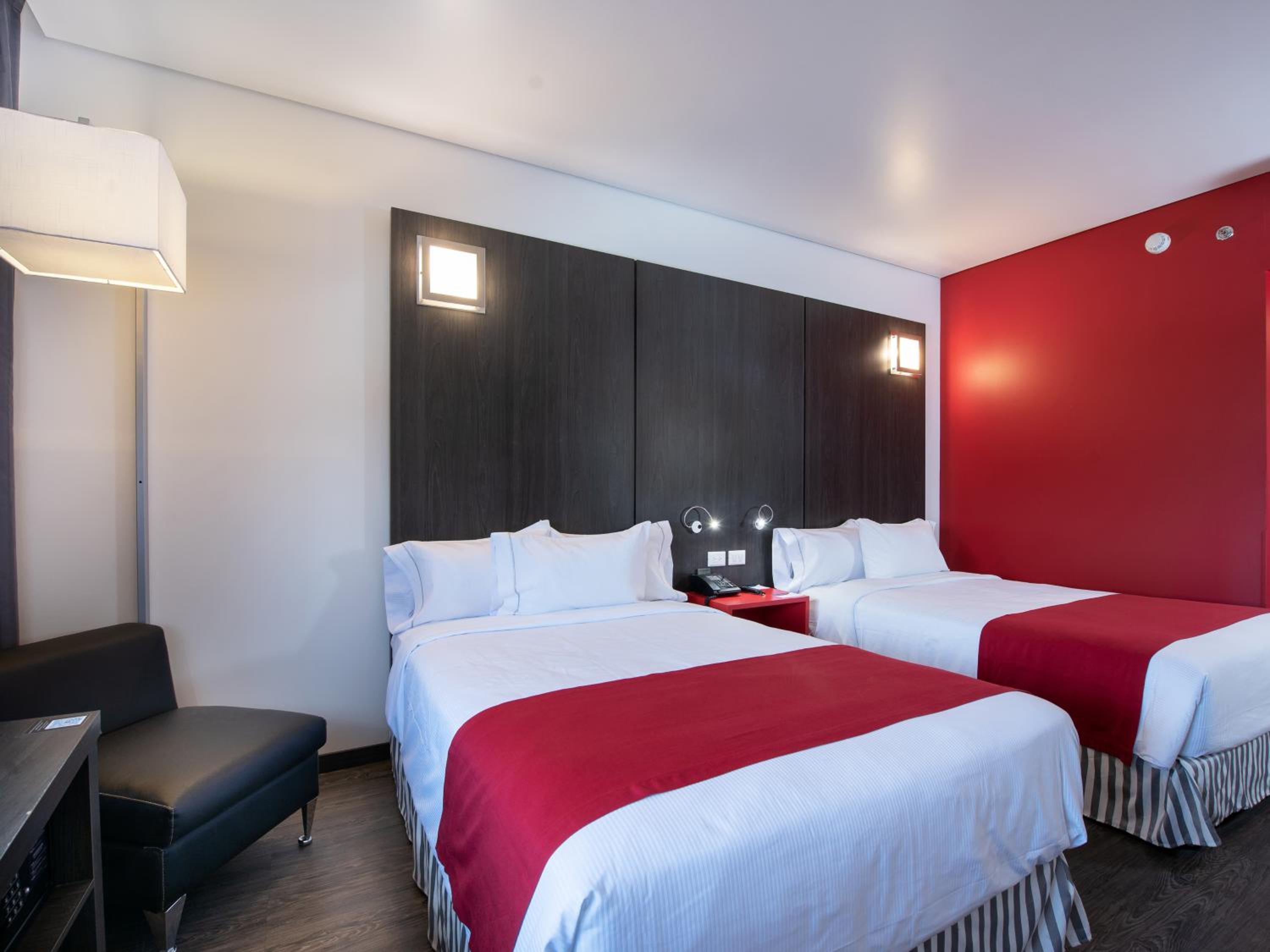 Double Room with Two Double Beds - Non-Smoking - Photo 1