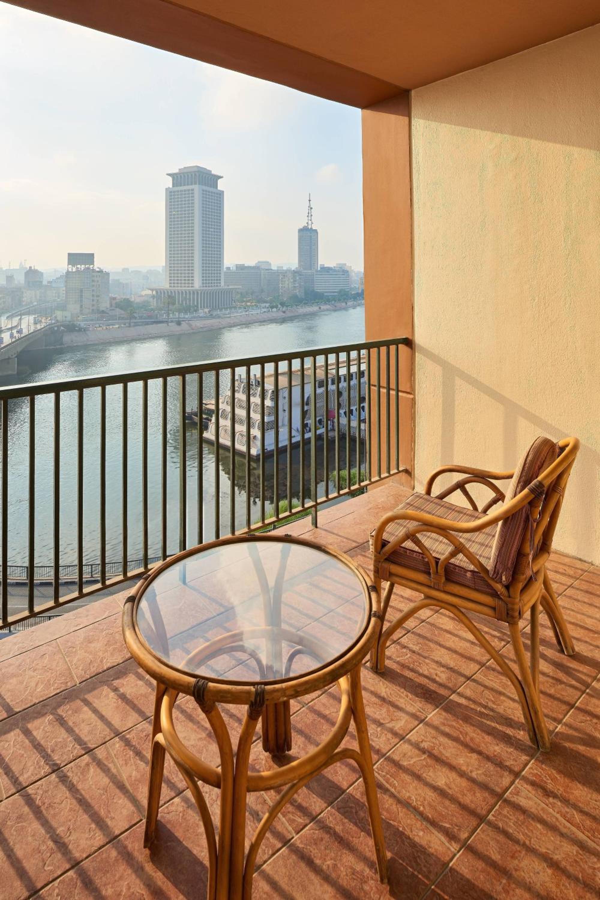 Ambassador Suite, 1 King, Balcony - Photo 10
