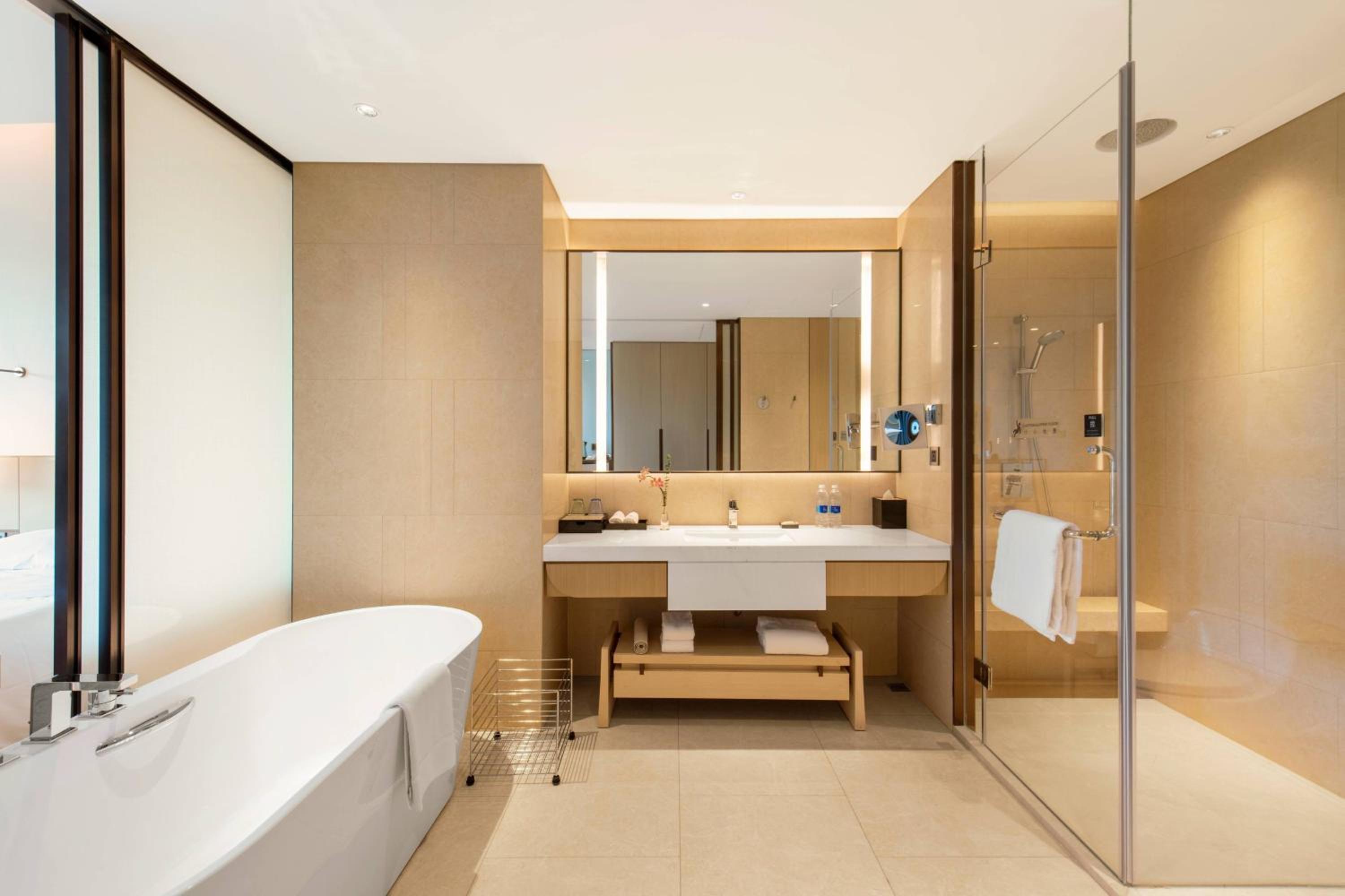 King Room with River View - Photo 2