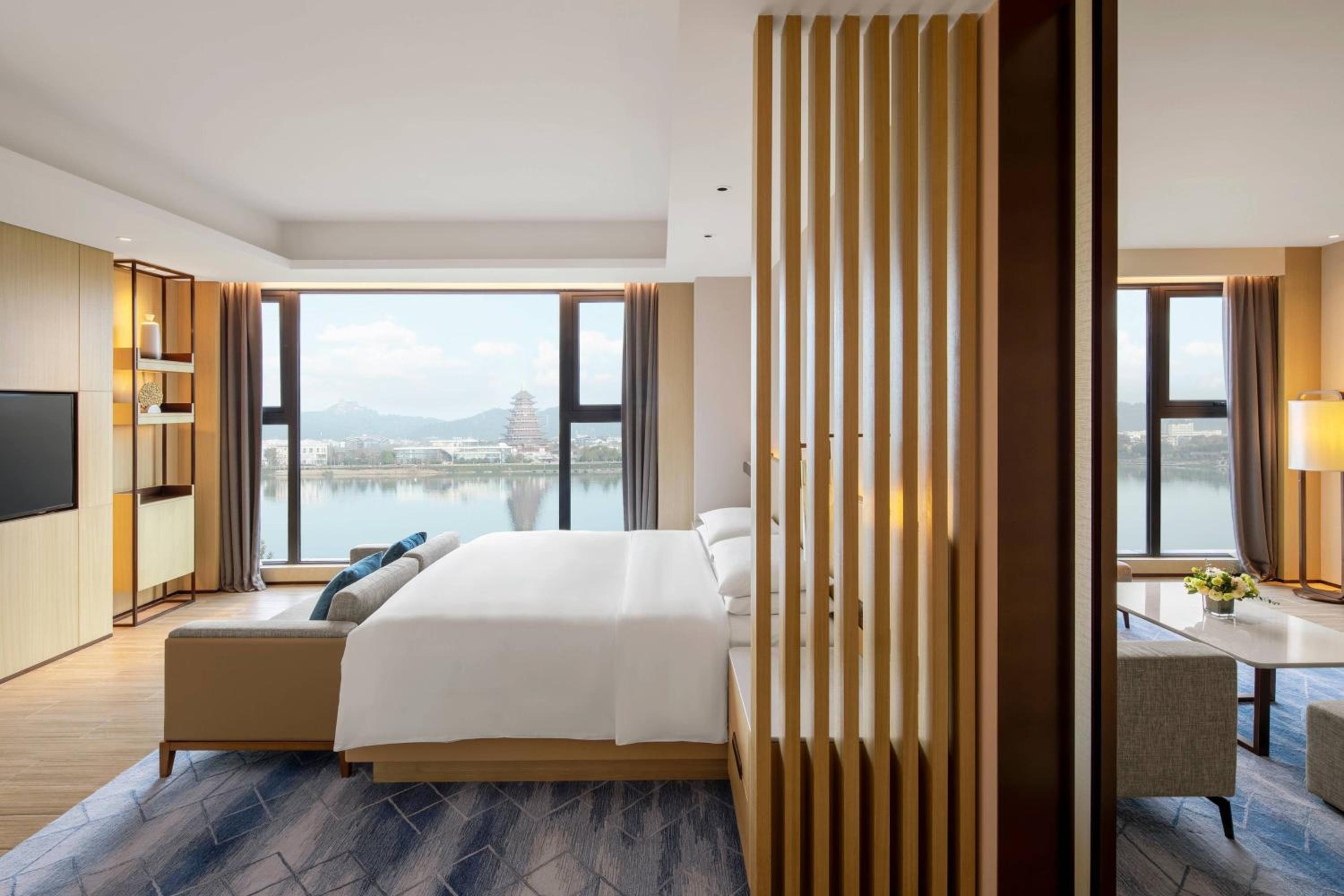 One-Bedroom King Suite