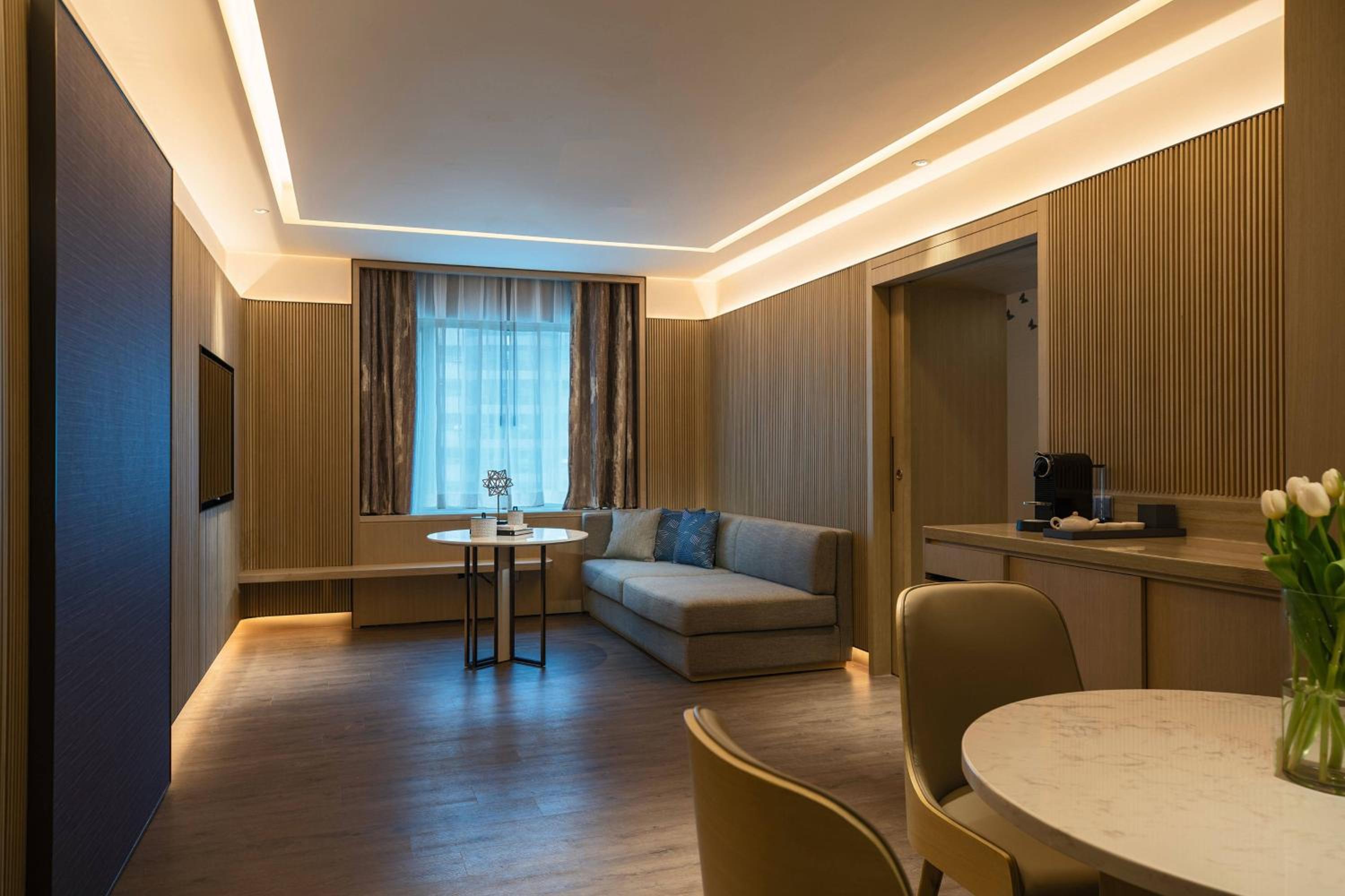 King Suite with City View - Executive Lounge Access photo 3