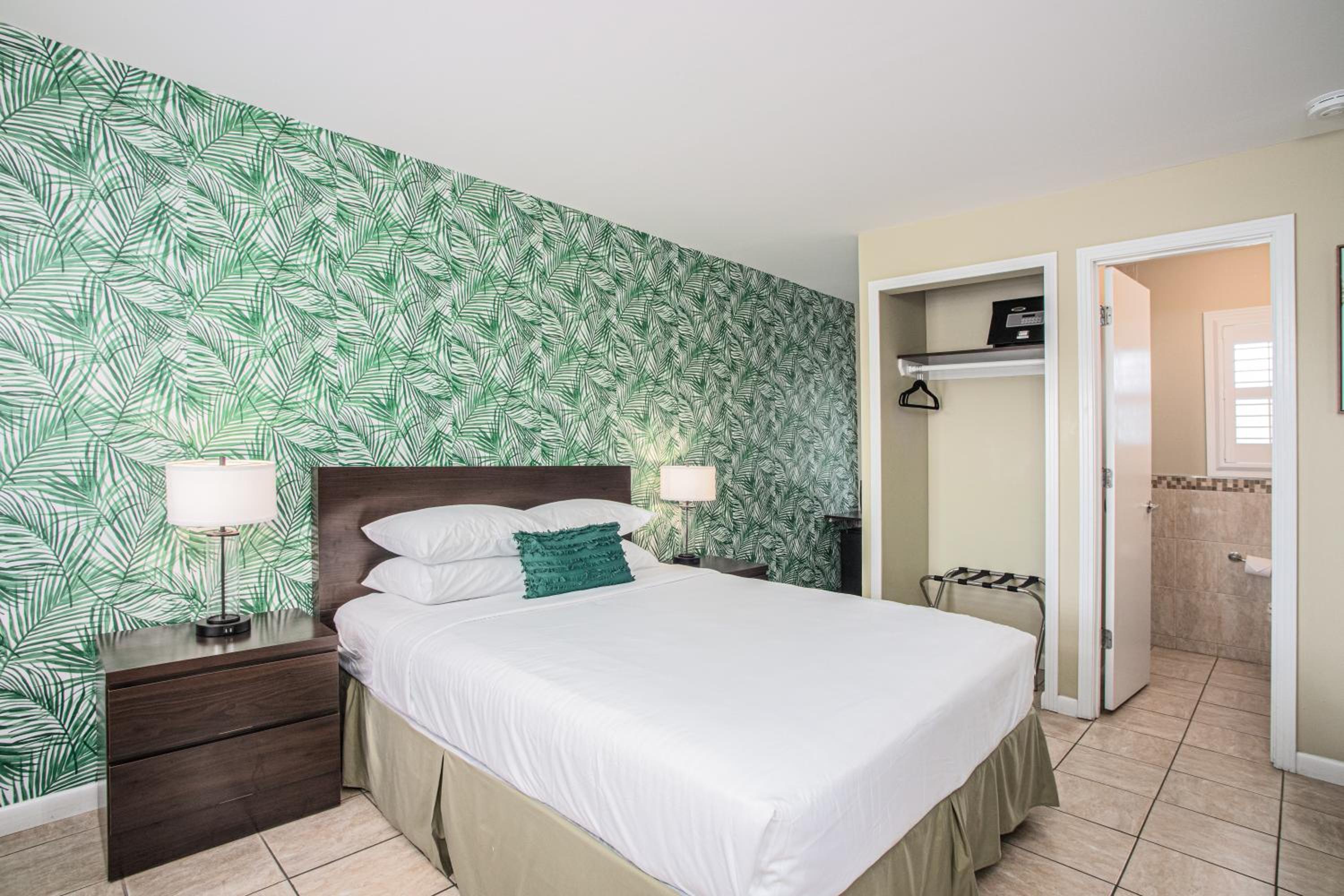 Queen Room - Photo 7