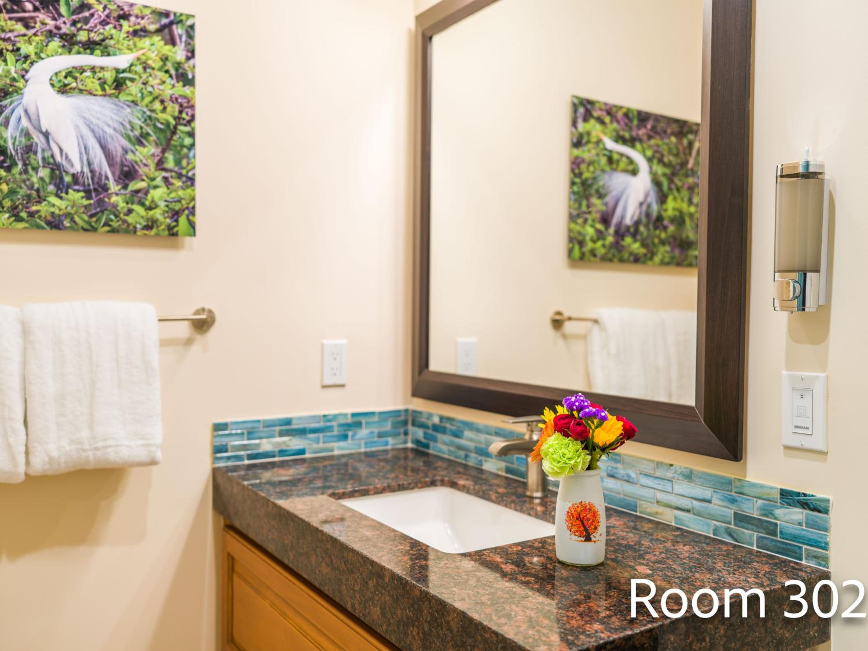 Two-Bedroom Suite - Photo 3