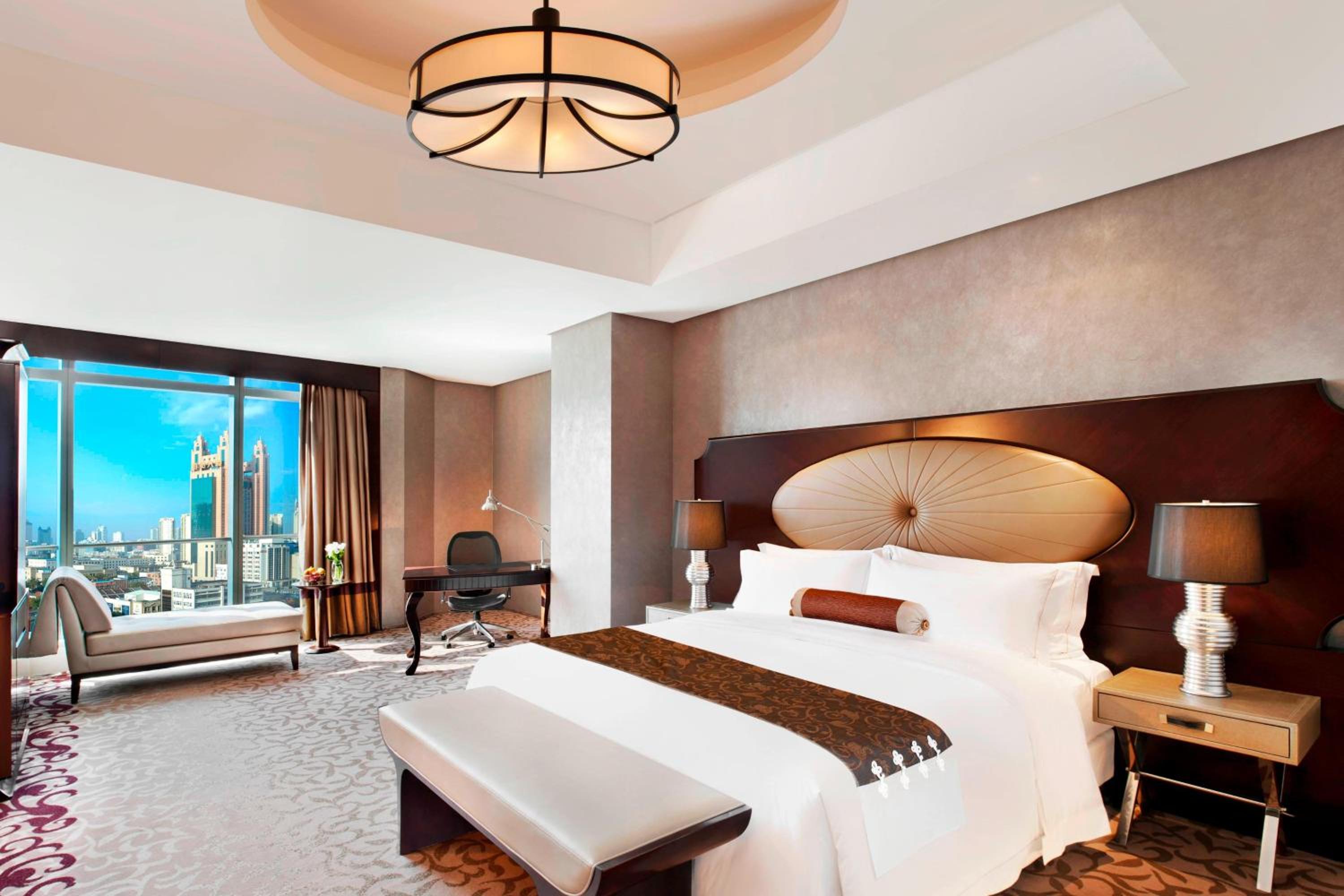 Superior Room with City View