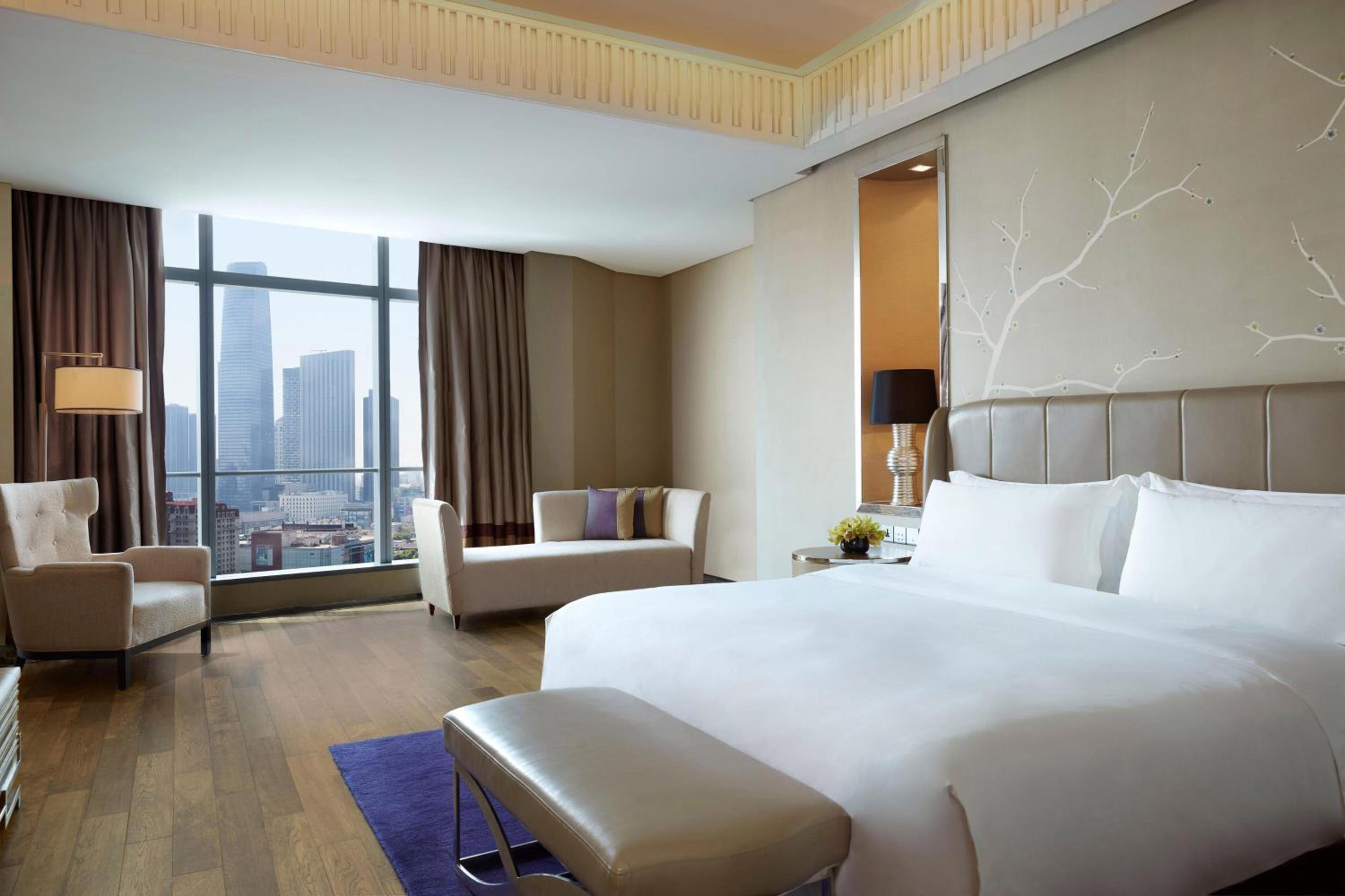 Metropolitan Suite with City View