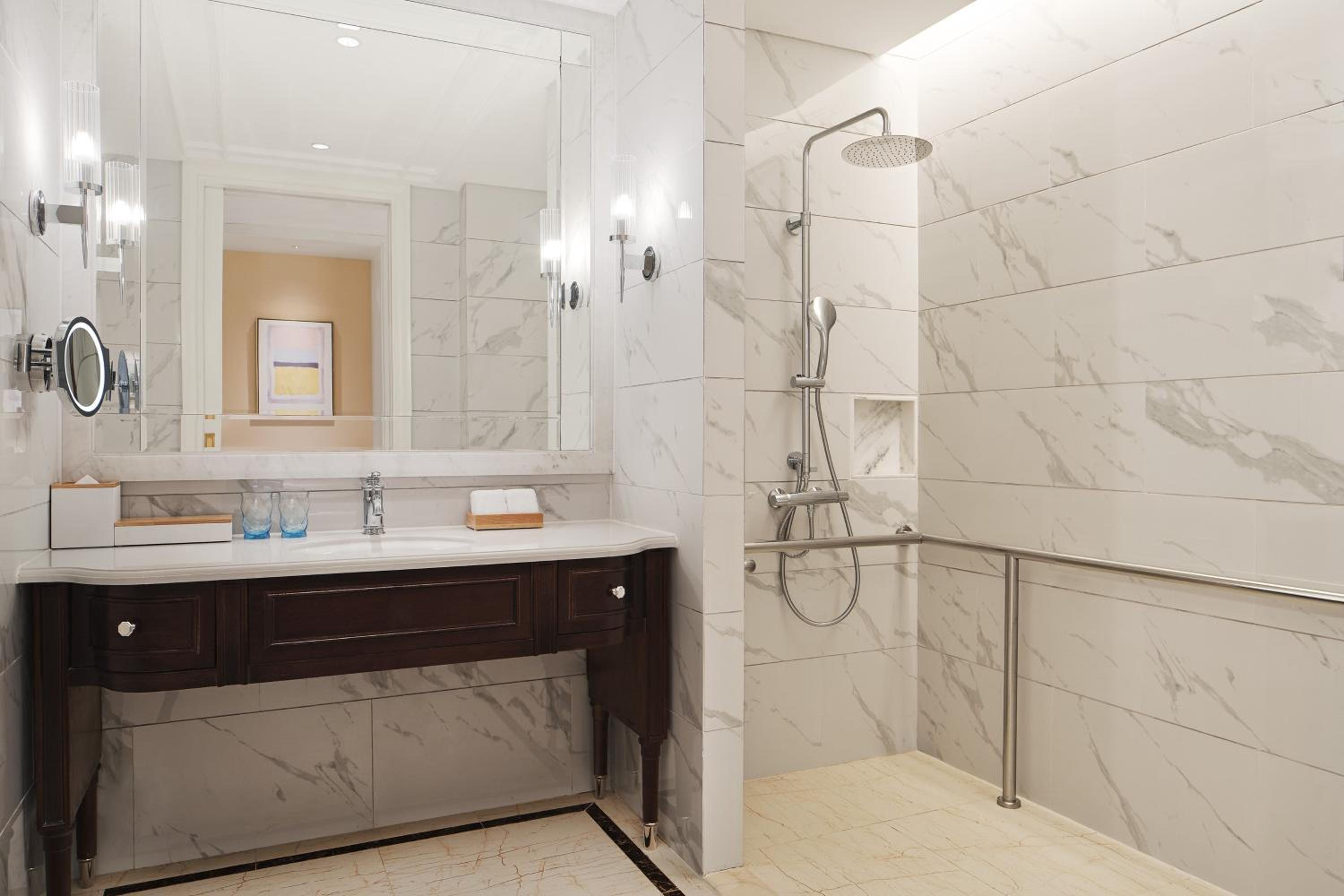Deluxe, Guest room, 2 Double, City view