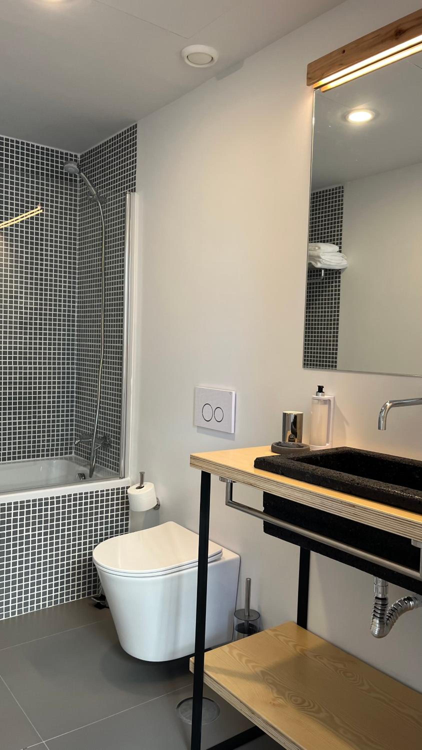 Deluxe Double or Twin Room with Sea View - Photo 3