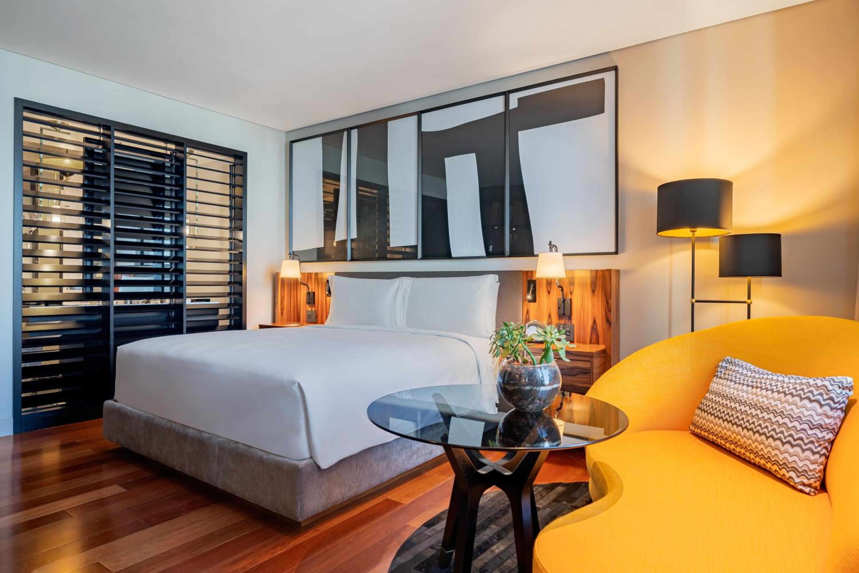 Deluxe King Room - High Floor