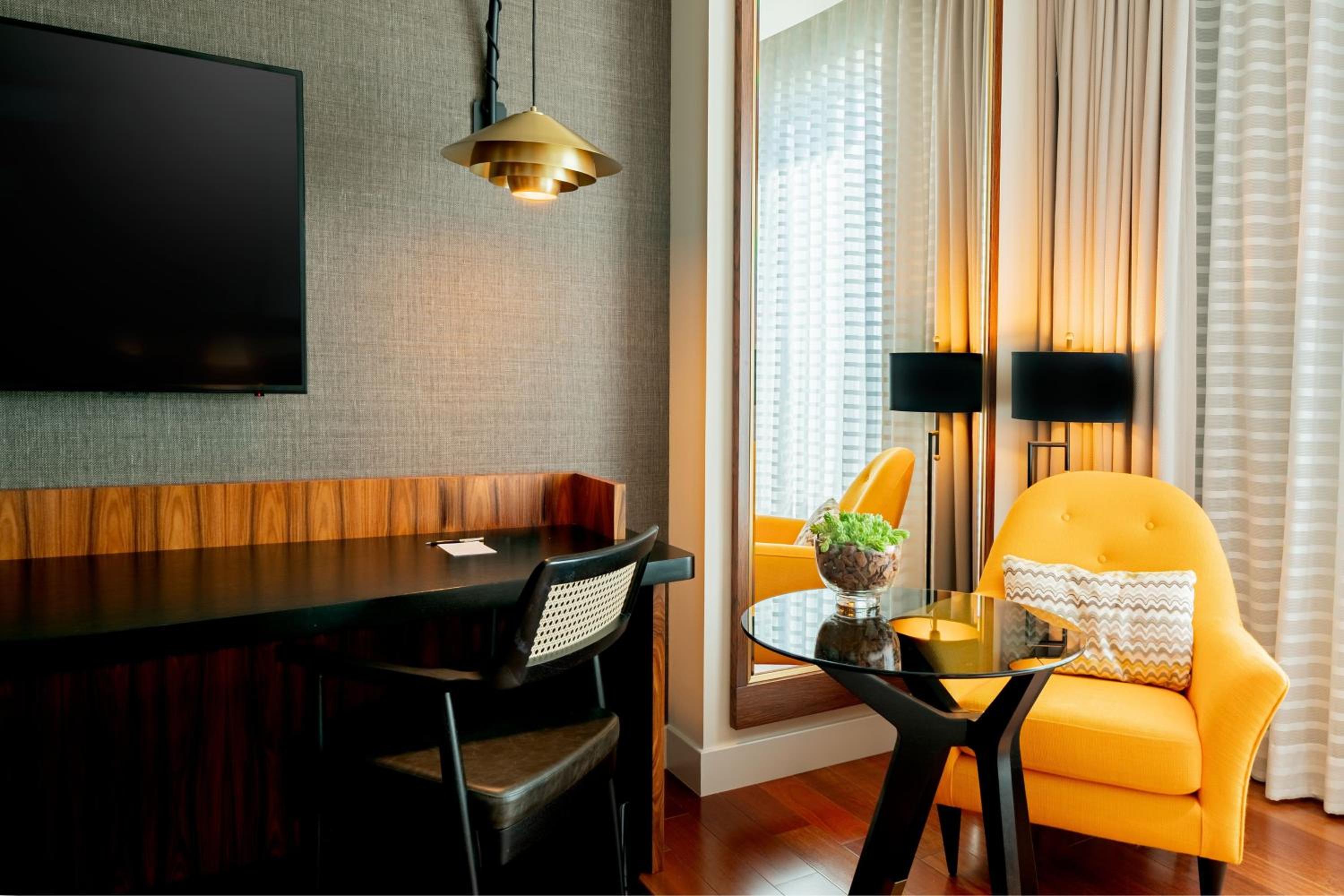 Deluxe Double Room with Two Double Beds - High Floor