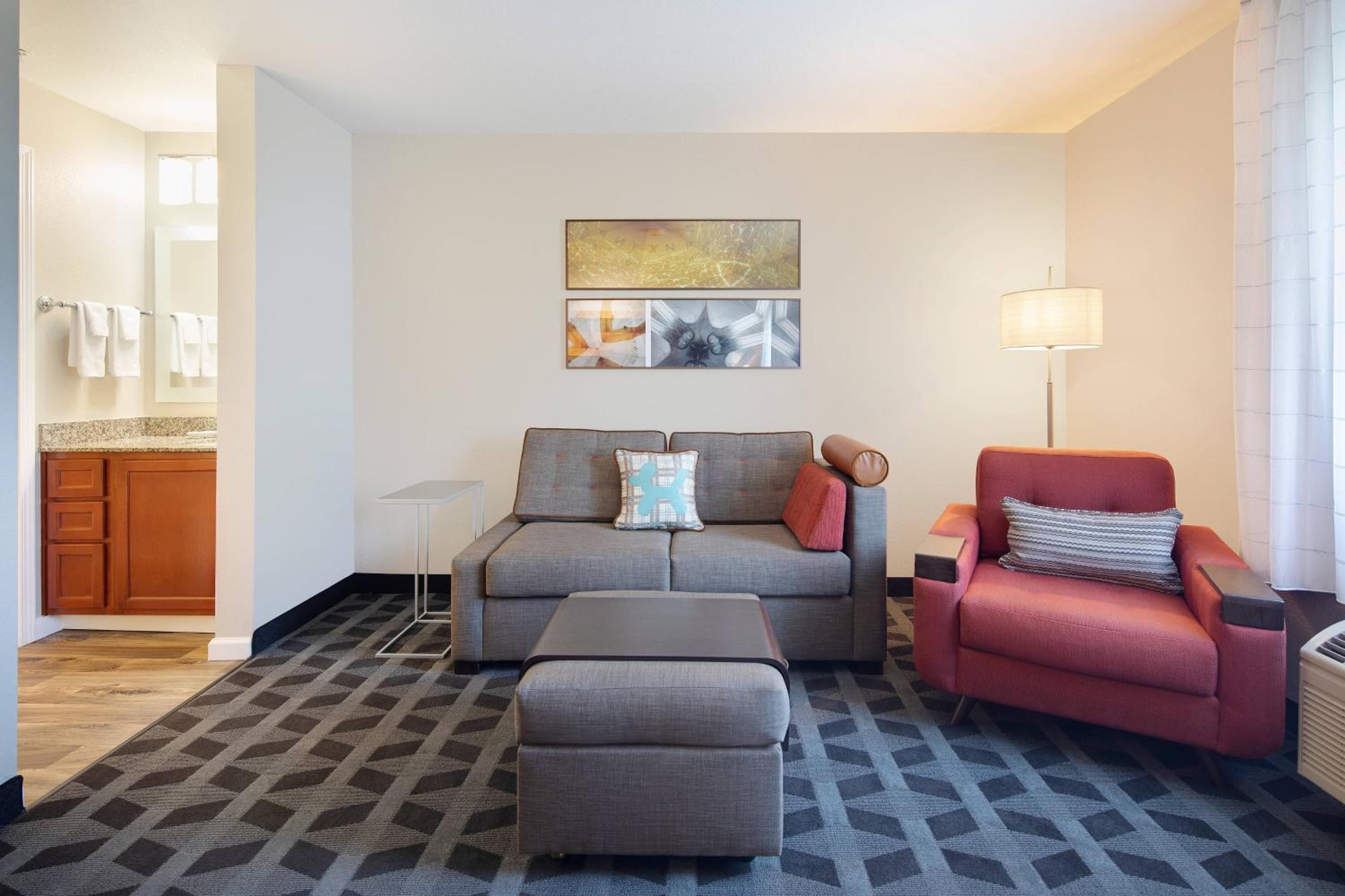 One-Bedroom Queen Suite with Sofa Bed - Photo 6