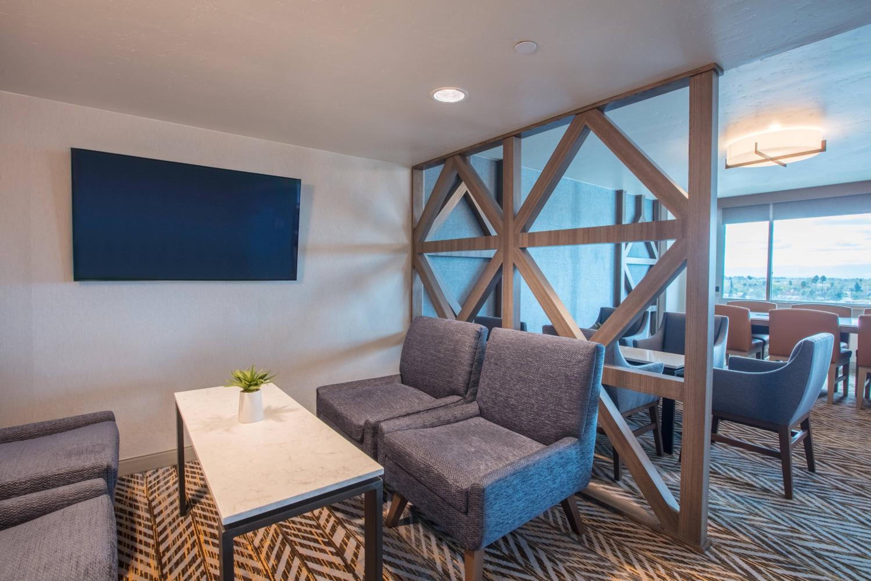  Concierge Level King Guest Room - Photo 7