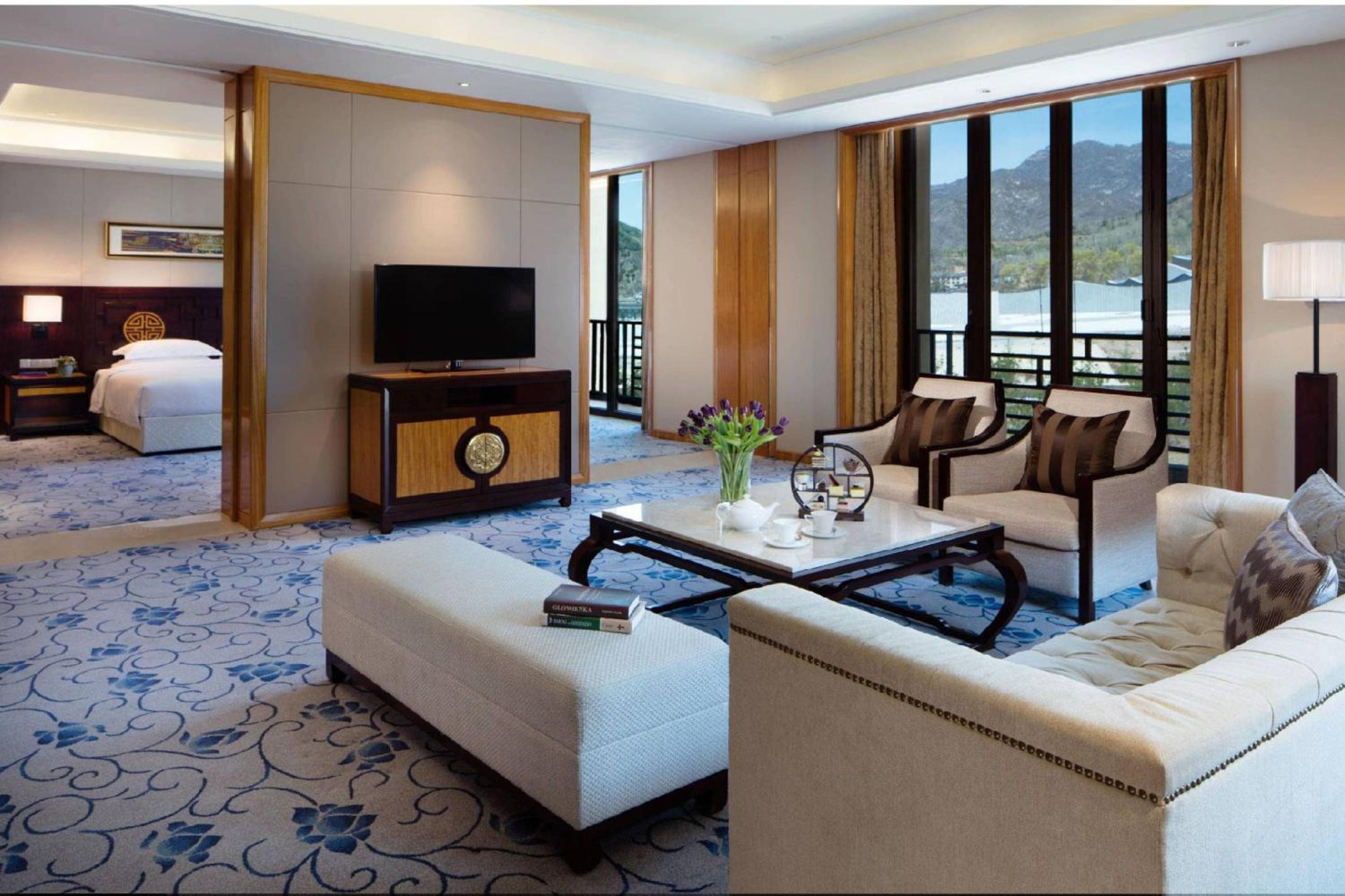 Deluxe Suite photo 3
