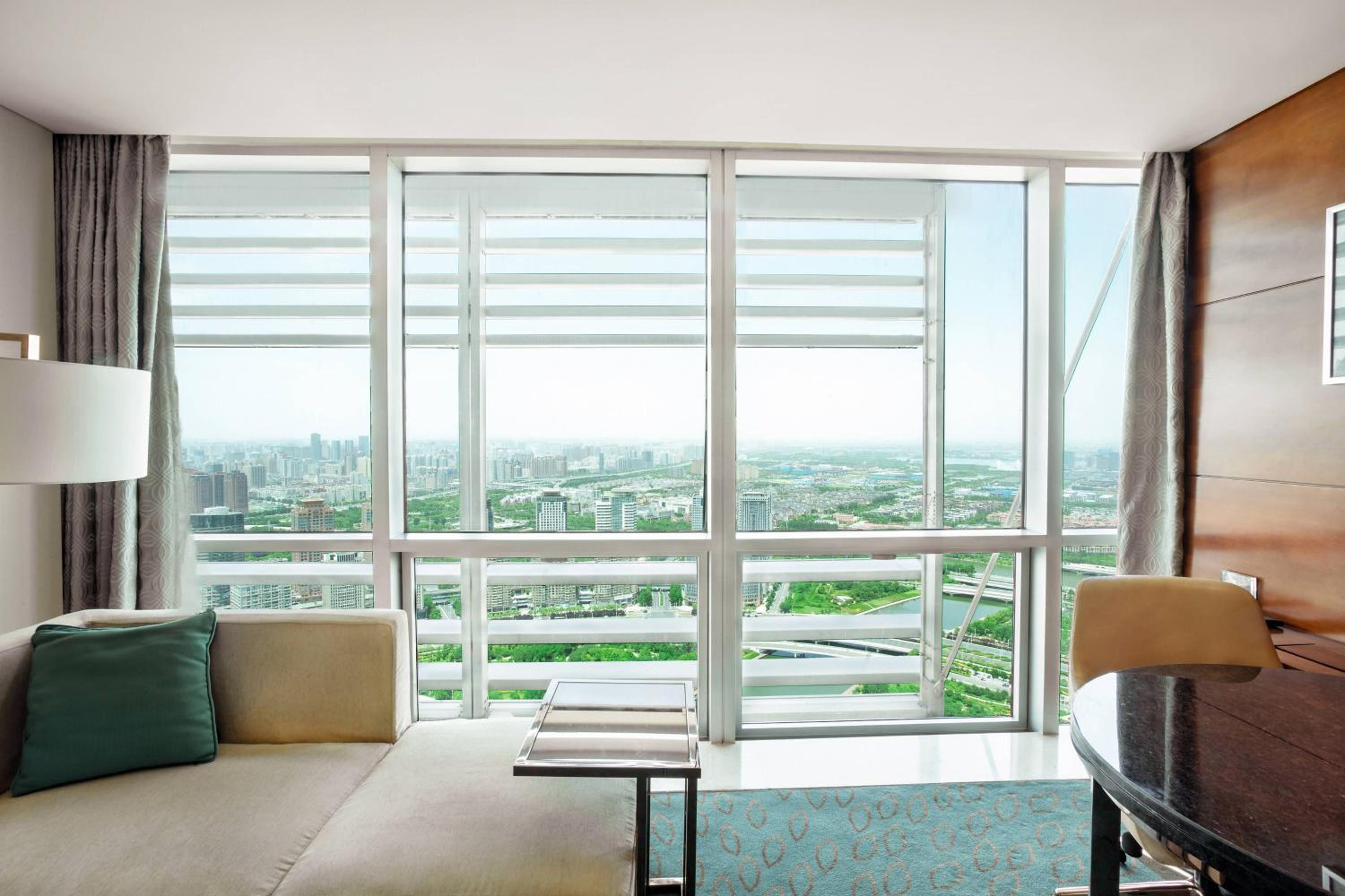 Premium King Room - Photo 3