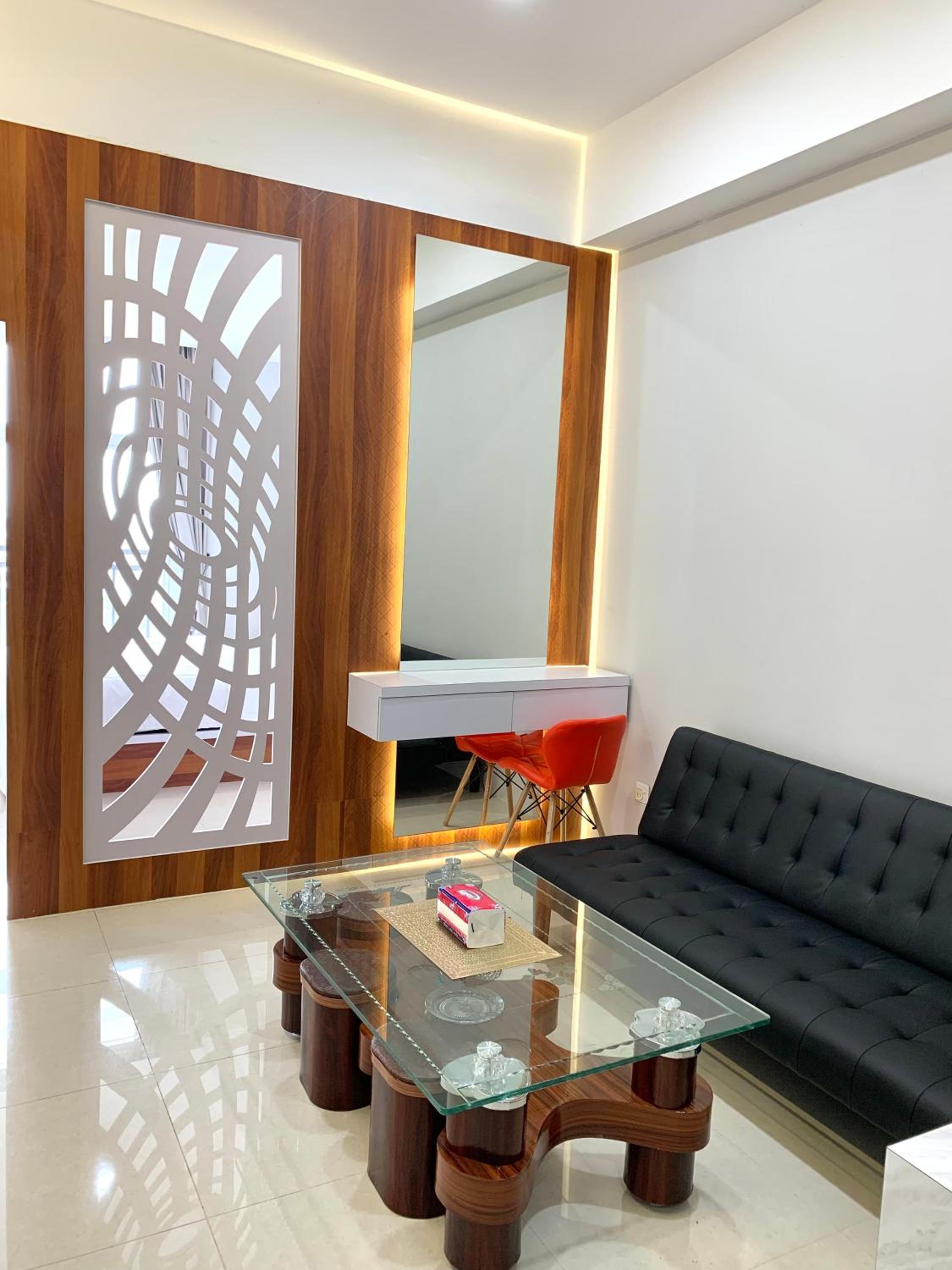 One-Bedroom Apartment - Photo 1