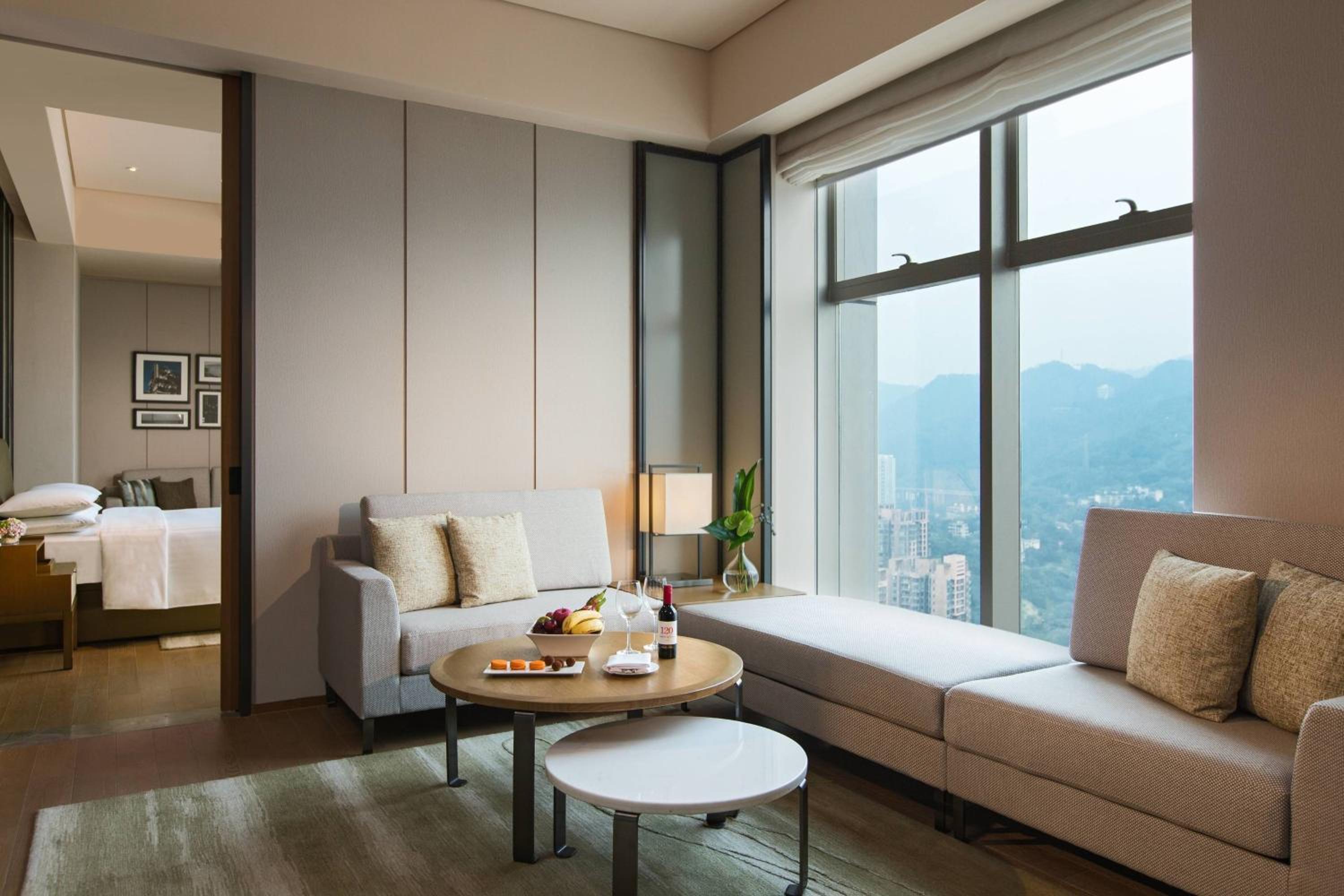 Deluxe One-Bedroom Suite