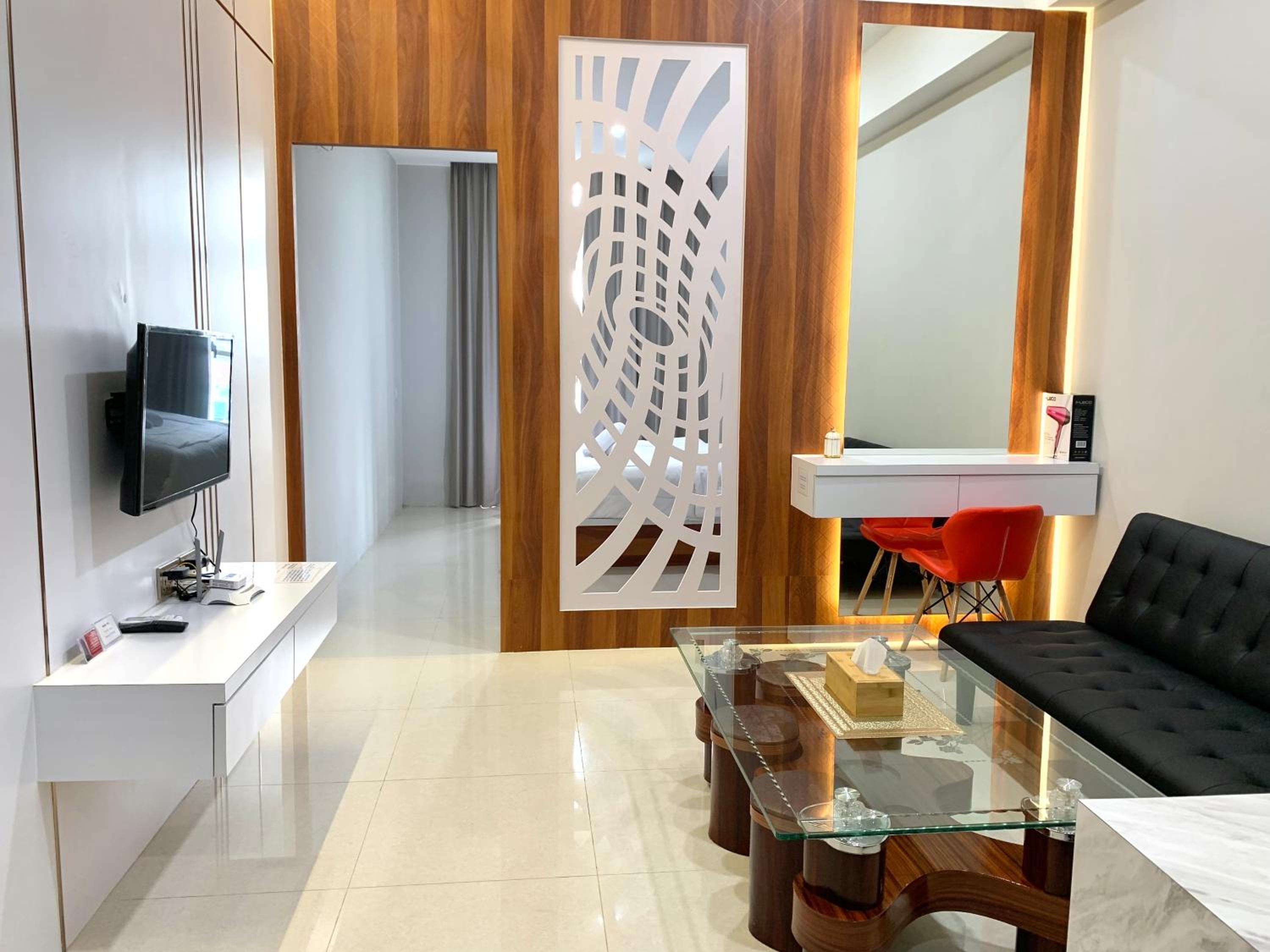 One-Bedroom Apartment - Photo 105